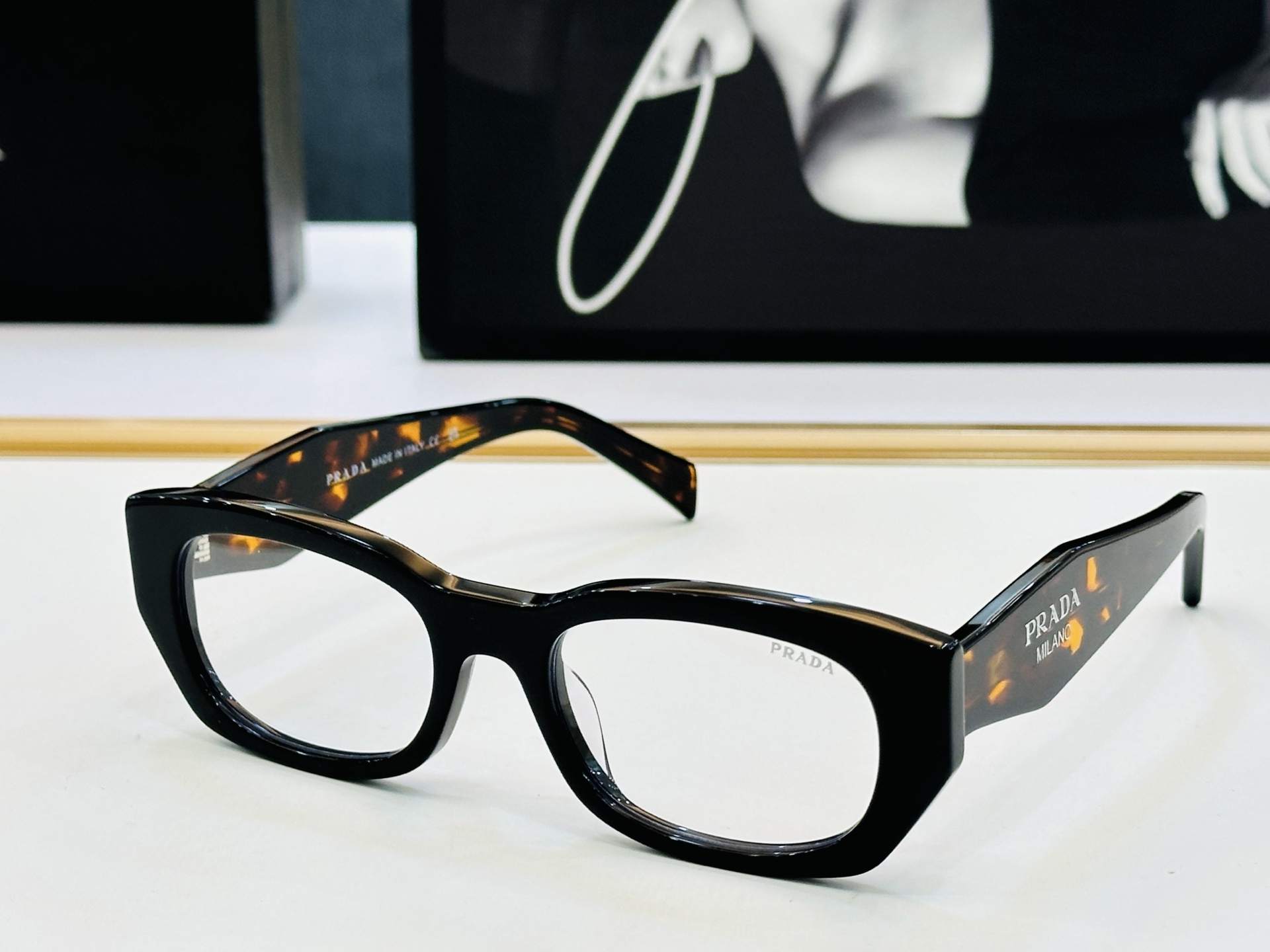 🔺PRAD*🔻普家 PRB05S Size：52口19-145 眼镜系列堪称精湛制作 彰显独特个 C最新