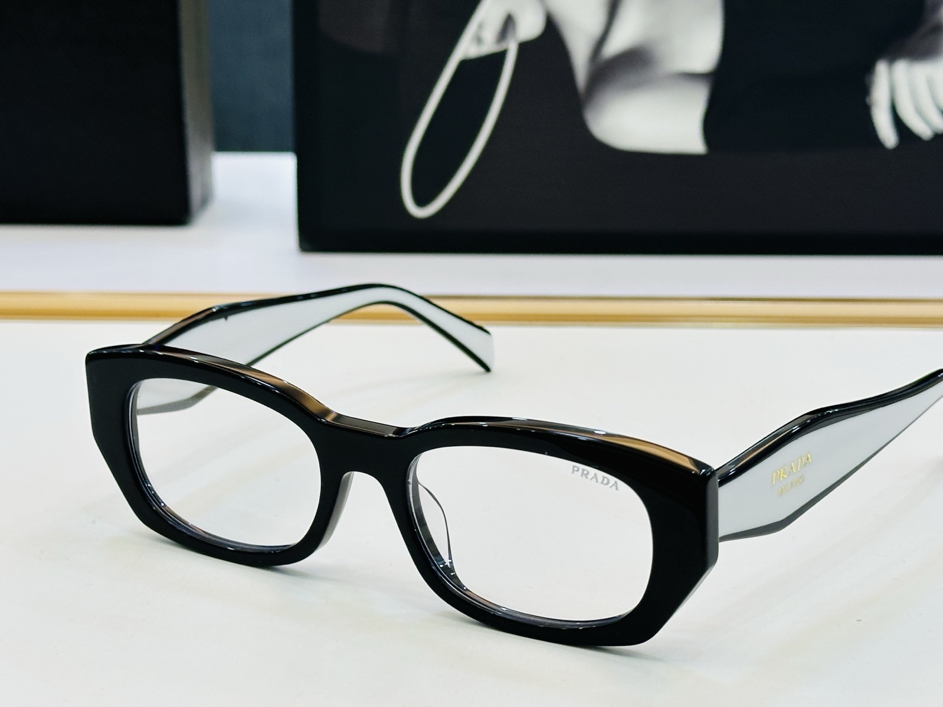 🔺PRAD*🔻普家 PRB05S Size：52口19-145 眼镜系列堪称精湛制作 彰显独特个 C最新