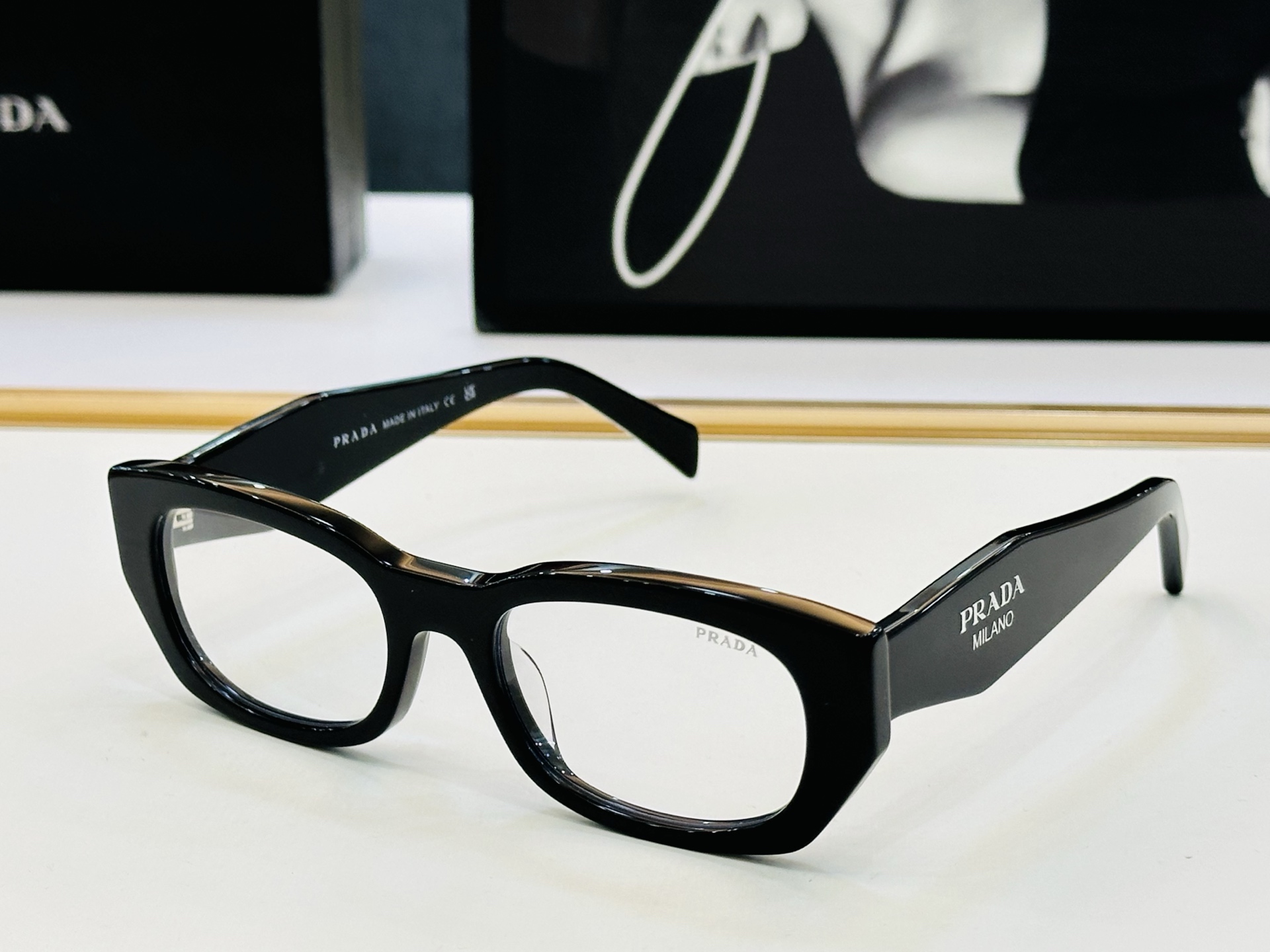 🔺PRAD*🔻普家 PRB05S Size：52口19-145 眼镜系列堪称精湛制作 彰显独特个 C最新