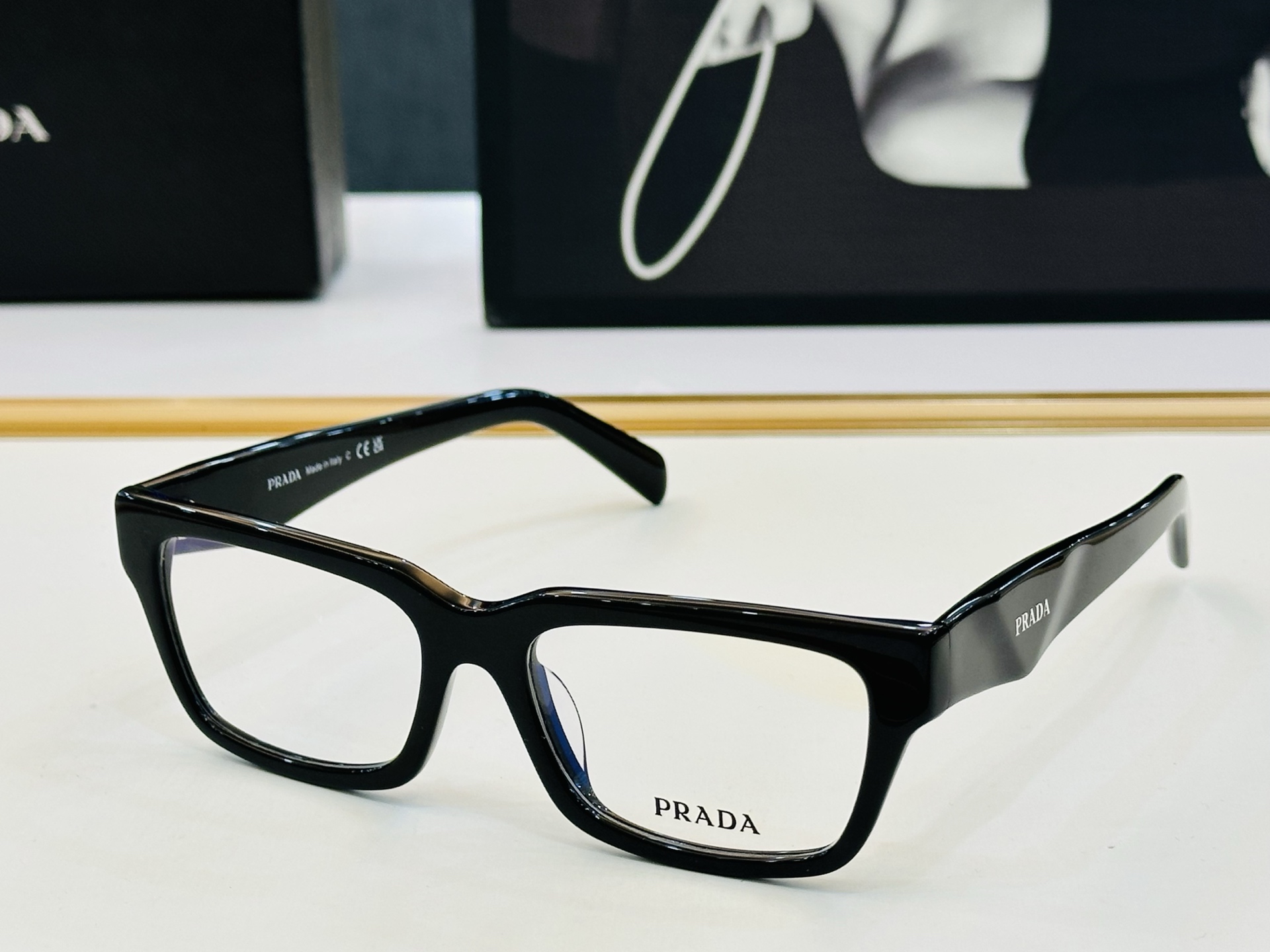 🔺PRAD*🔻普家 PR C02V Size：54口18-145 眼镜系列堪称精湛制作 彰显独特个 一最