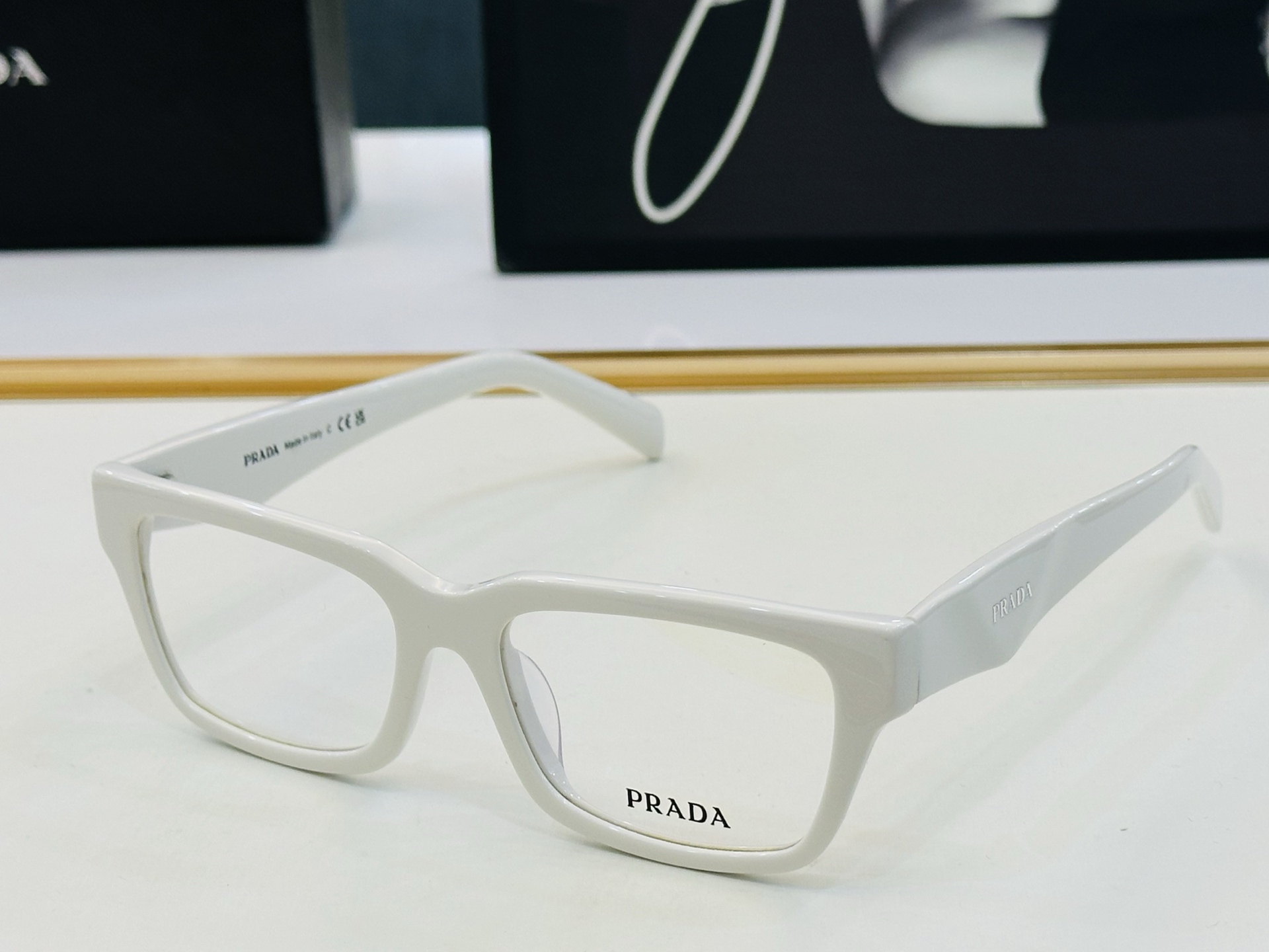 🔺PRAD*🔻普家 PR C02V Size：54口18-145 眼镜系列堪称精湛制作 彰显独特个 一最