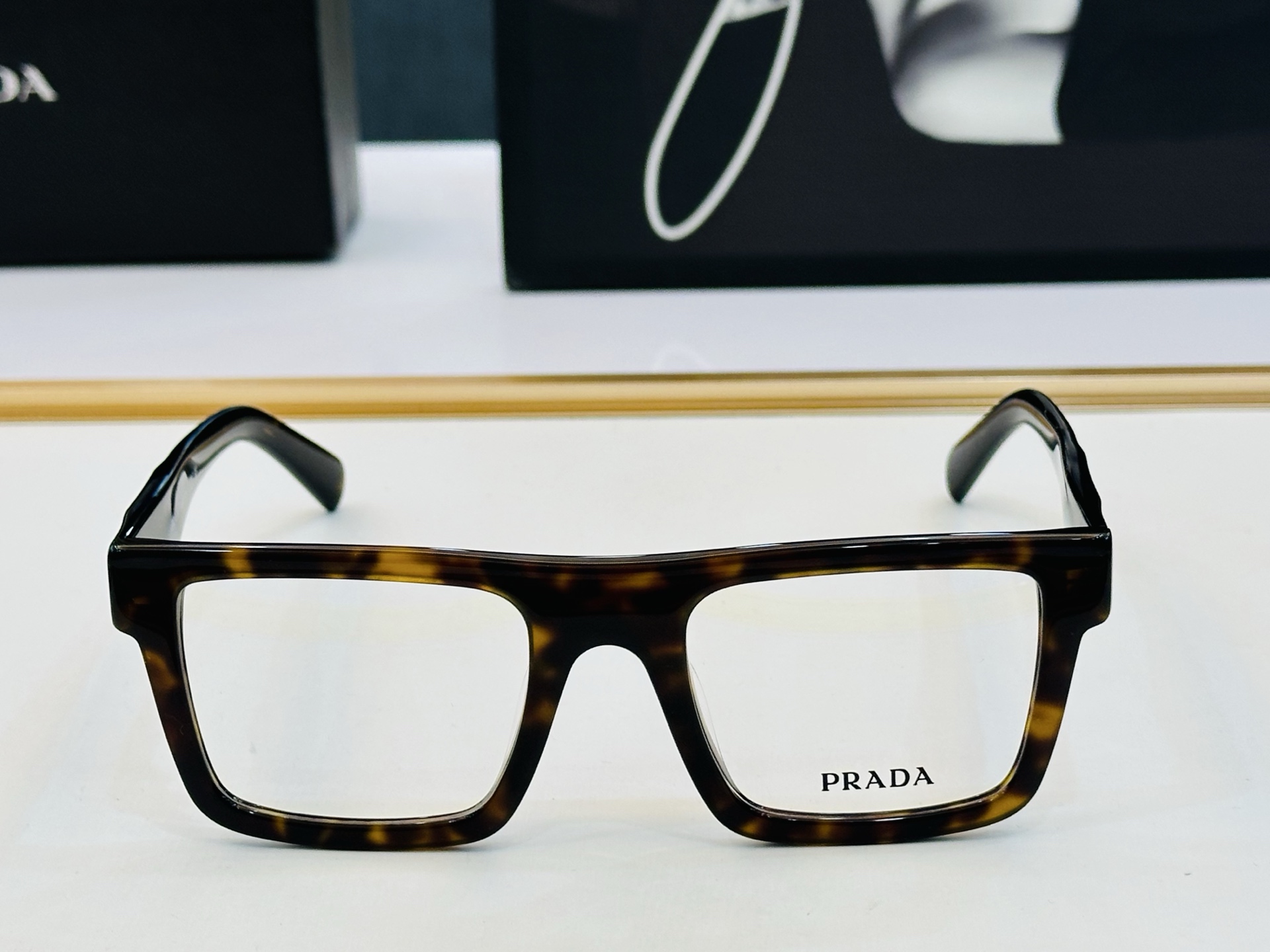 🔺PRAD*🔻普家 PR C01V Size：52口20-145 眼镜系列堪称精湛制作 彰显独特个 一最