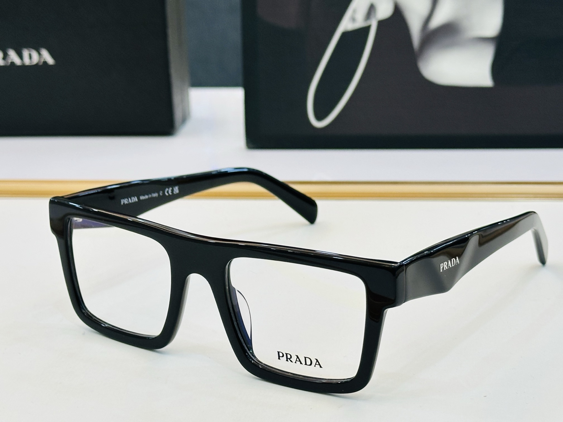 🔺PRAD*🔻普家 PR C01V Size：52口20-145 眼镜系列堪称精湛制作 彰显独特个 一最