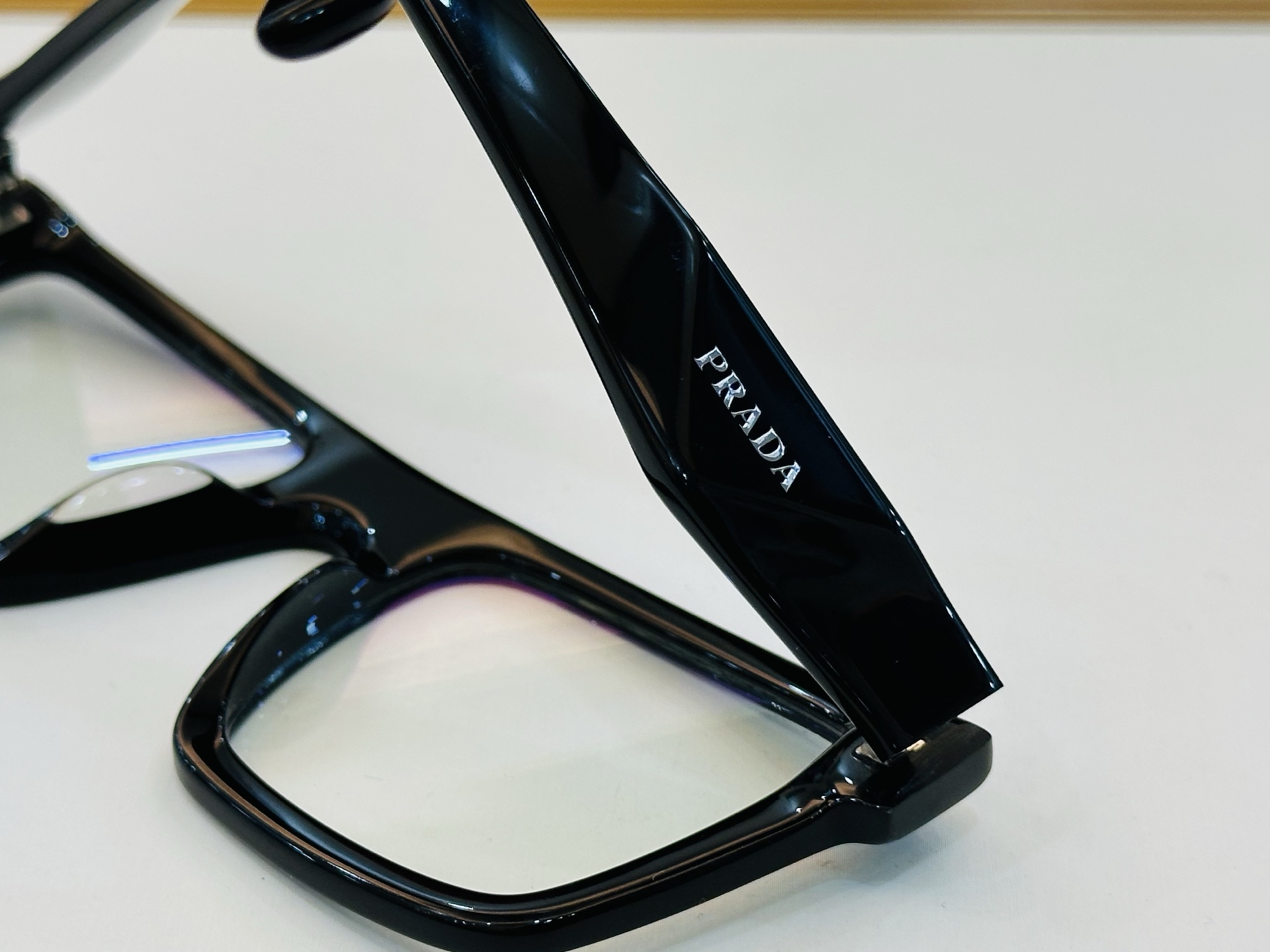 🔺PRAD*🔻普家 PR C01V Size：52口20-145 眼镜系列堪称精湛制作 彰显独特个 一最
