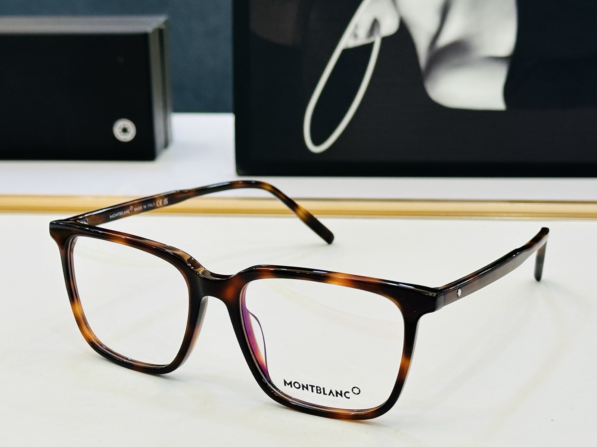 MB0011OA Size：54口17-145 🌤万宝龙 非常能彰显一个人的品味品质做工稳实 L 配光架