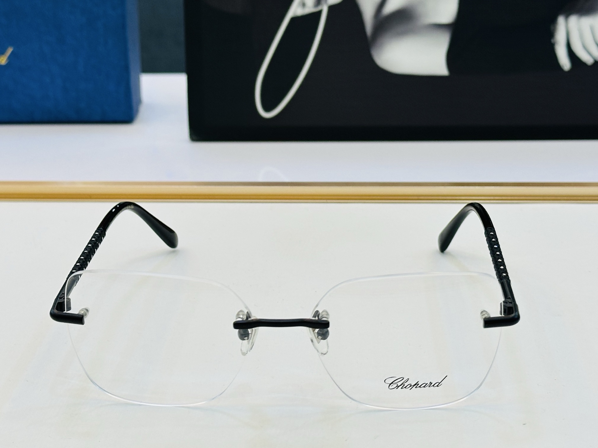 原版 ChoPard肖邦 MODEL: SCHG960 Size：58口17-145 以现代时尚的设计风