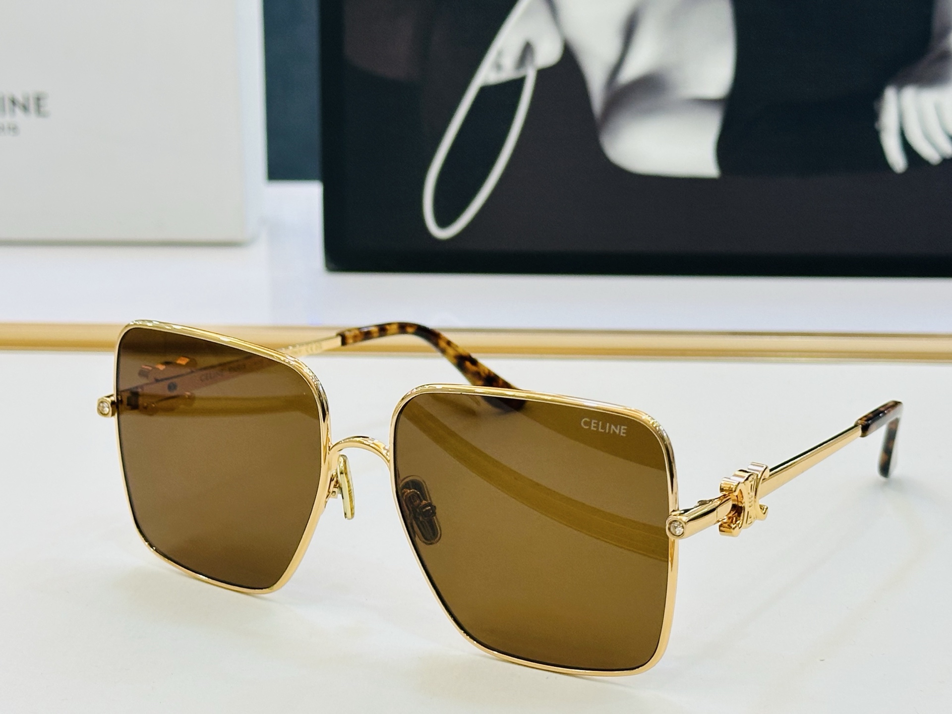 【CELINE】赛琳 CL42101U Size：60口17-143 一直热销的款式 欧美风 光泽度好 