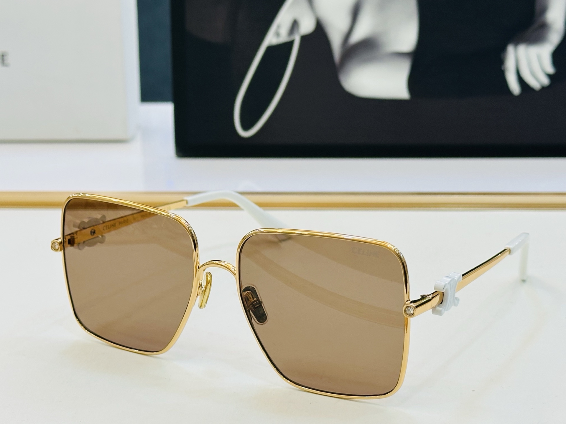 【CELINE】赛琳 CL42101U Size：60口17-143 一直热销的款式 欧美风 光泽度好 