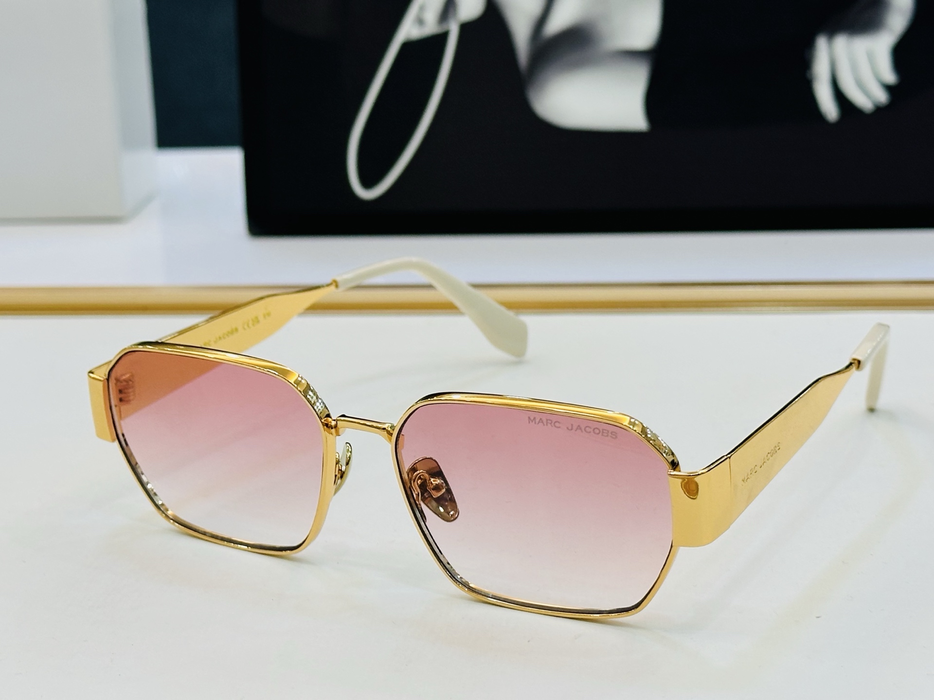 马杰克 MODEL: MARC805/S Size：57口16-145 。。。时尚款 XL大氣百搭的款式