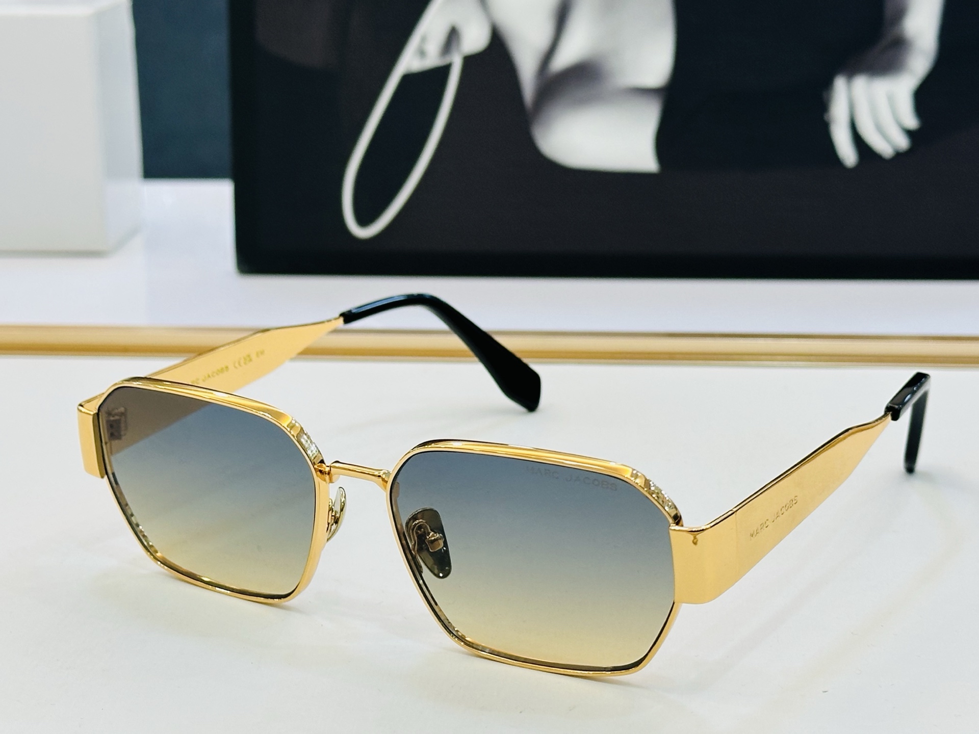 马杰克 MODEL: MARC805/S Size：57口16-145 。。。时尚款 XL大氣百搭的款式