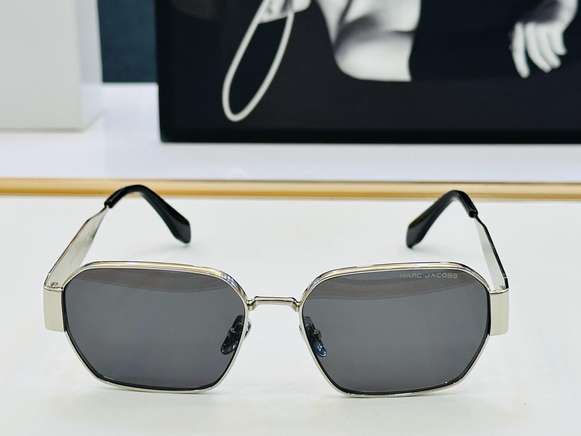 马杰克 MODEL: MARC805/S Size：57口16-145 。。。时尚款 XL大氣百搭的款式