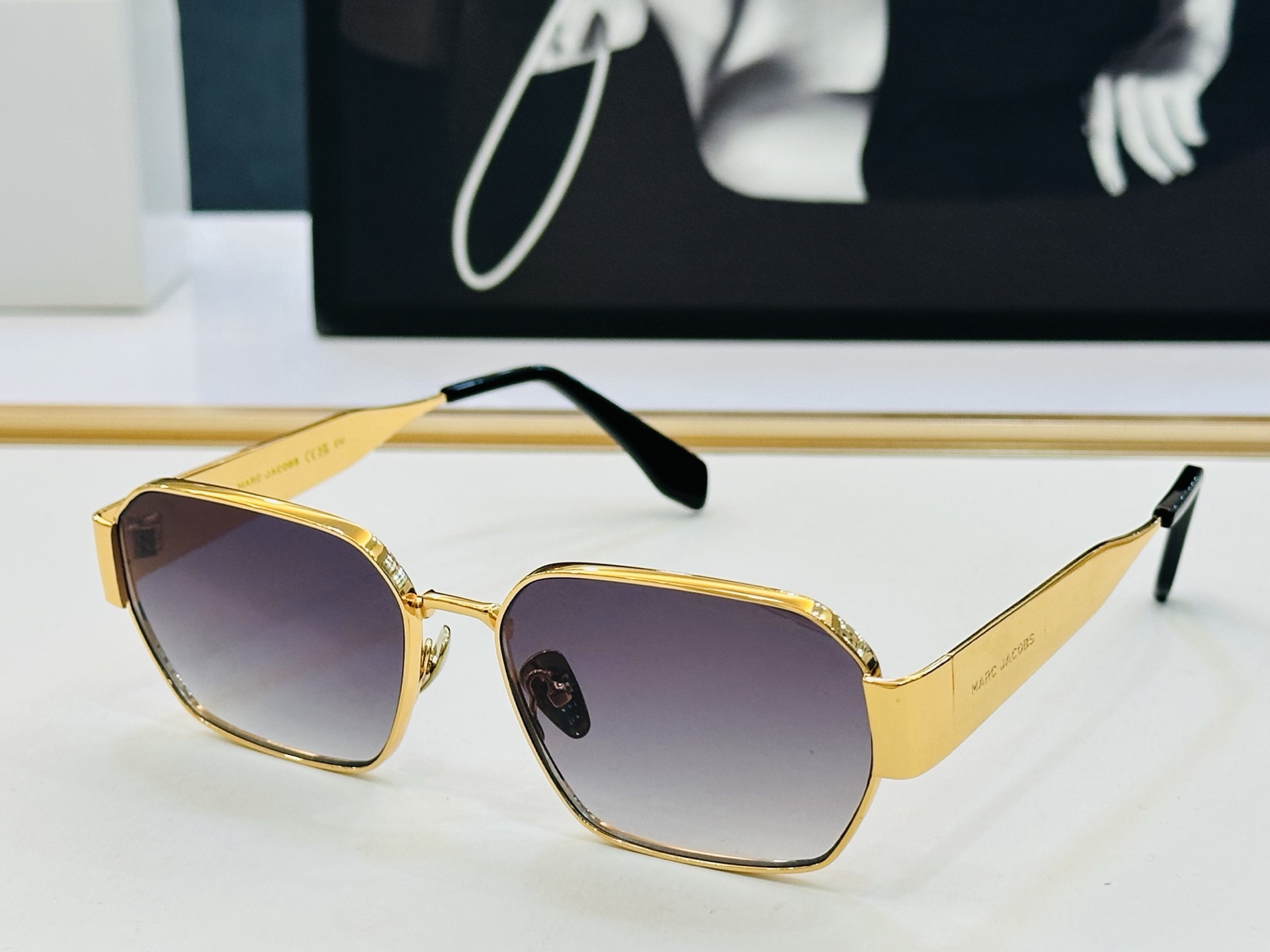 马杰克 MODEL: MARC805/S Size：57口16-145 。。。时尚款 XL大氣百搭的款式