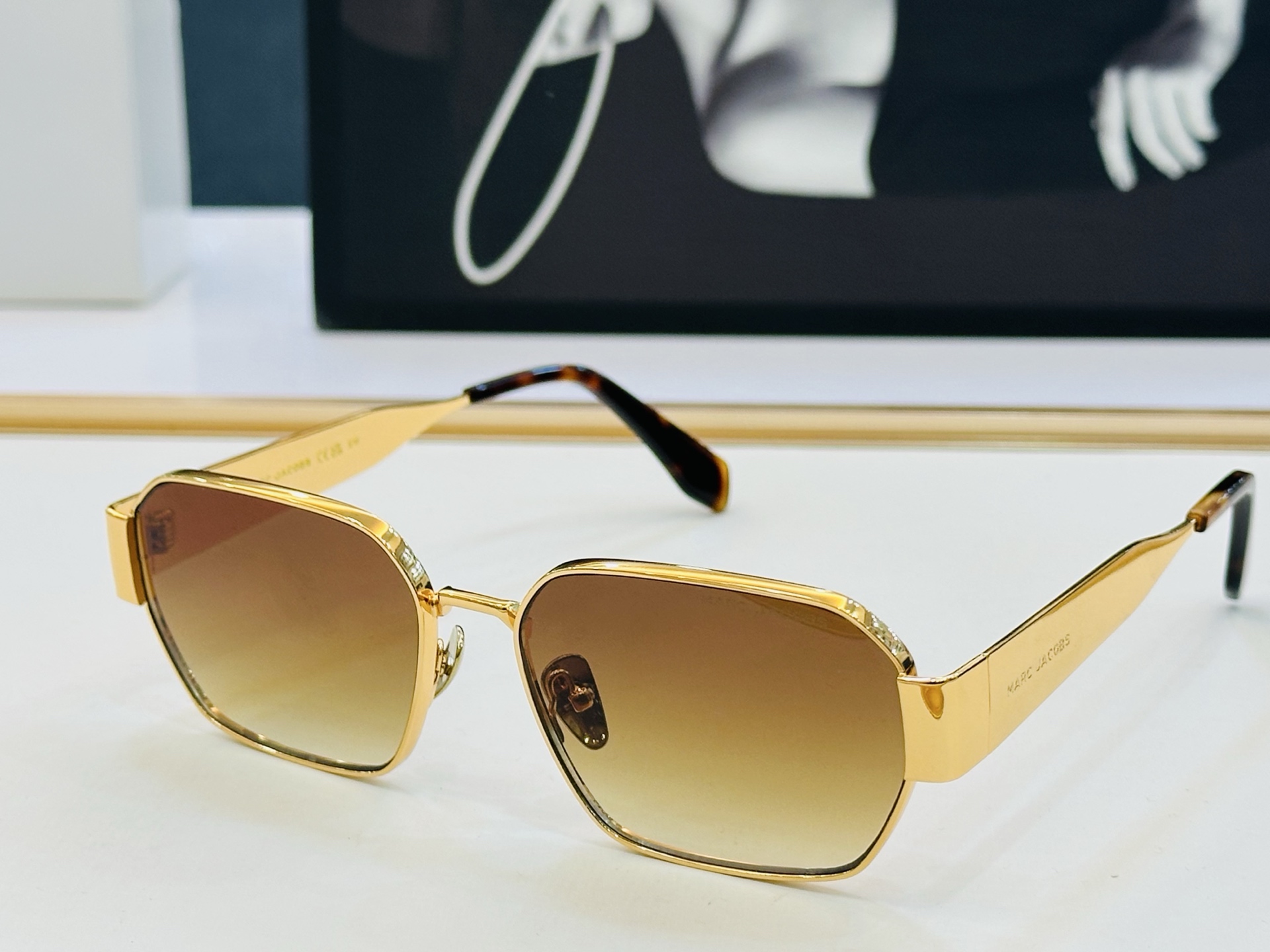 马杰克 MODEL: MARC805/S Size：57口16-145 。。。时尚款 XL大氣百搭的款式