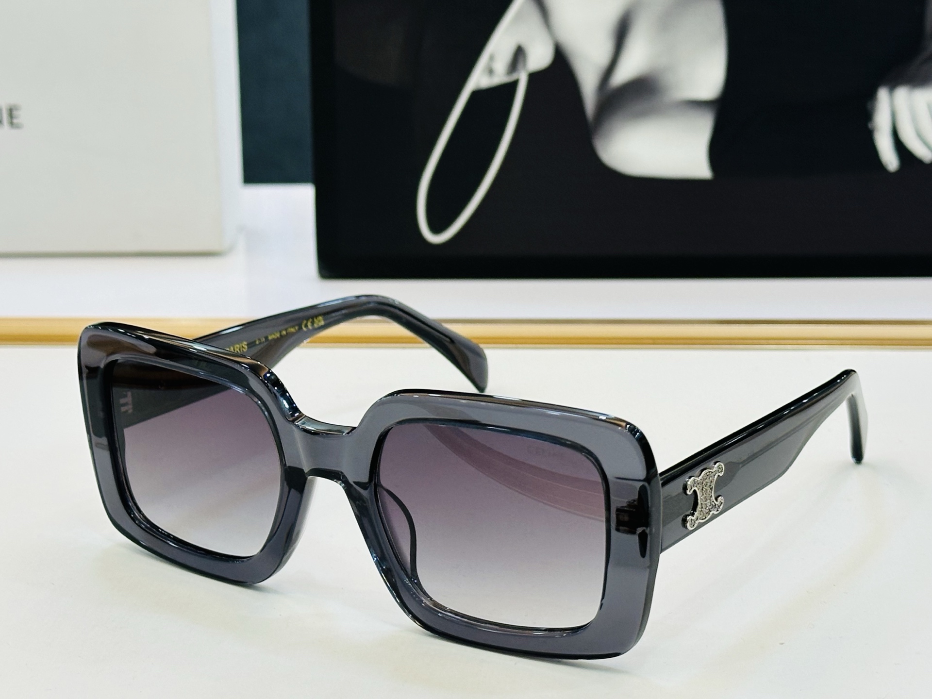 【CELINE】赛琳 CL40304 Size：54口23-145 一直热销的款式 欧美风 光泽度好 质