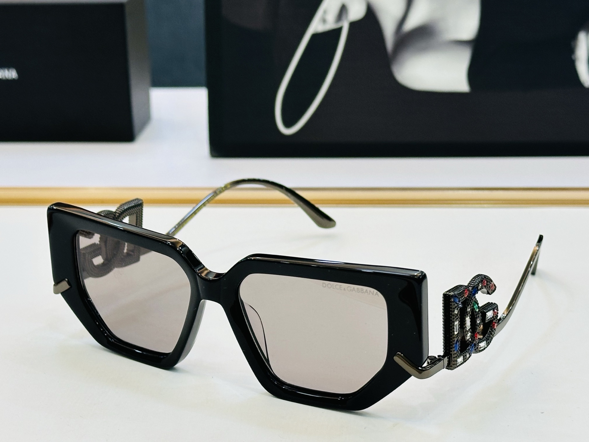 🆕 官网款 🔺DOLCE&GABBAN*🔻DG4400 Size：52口16-140 新颖独特🔝🔝K美艳