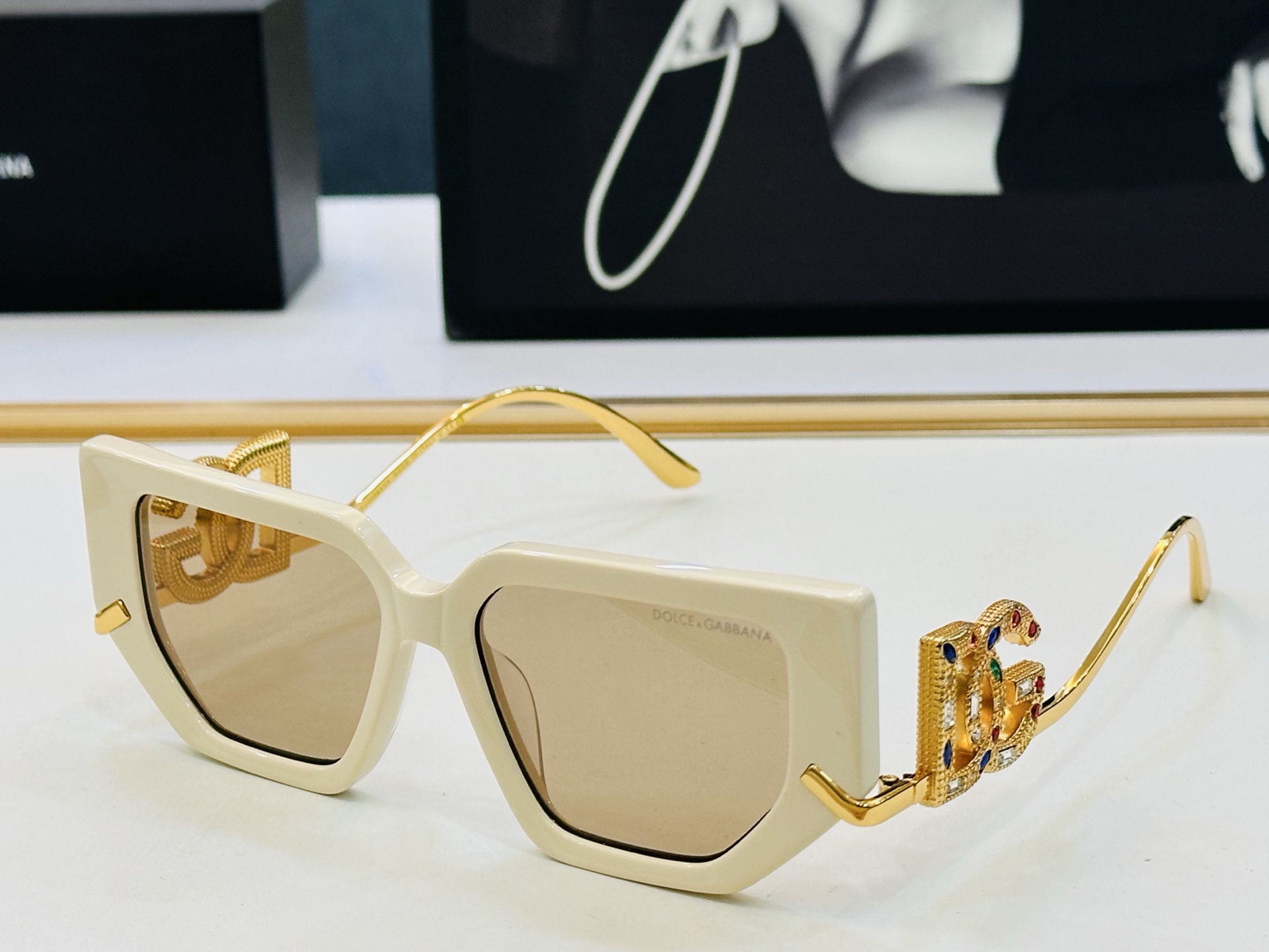 🆕 官网款 🔺DOLCE&GABBAN*🔻DG4400 Size：52口16-140 新颖独特🔝🔝K美艳