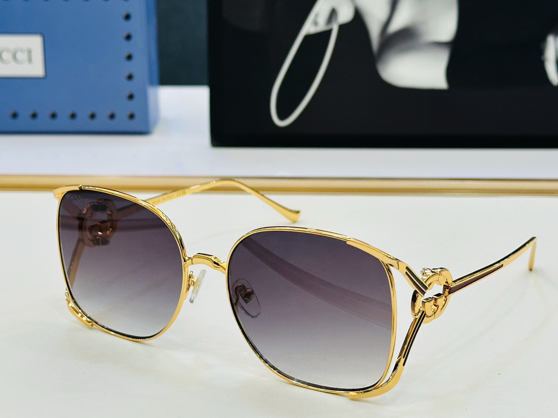 GUCC* 古家 GG1669 🐝🐝系列 Size：60口18-132 🍁🍁K 超绝品质 太阳镜 。