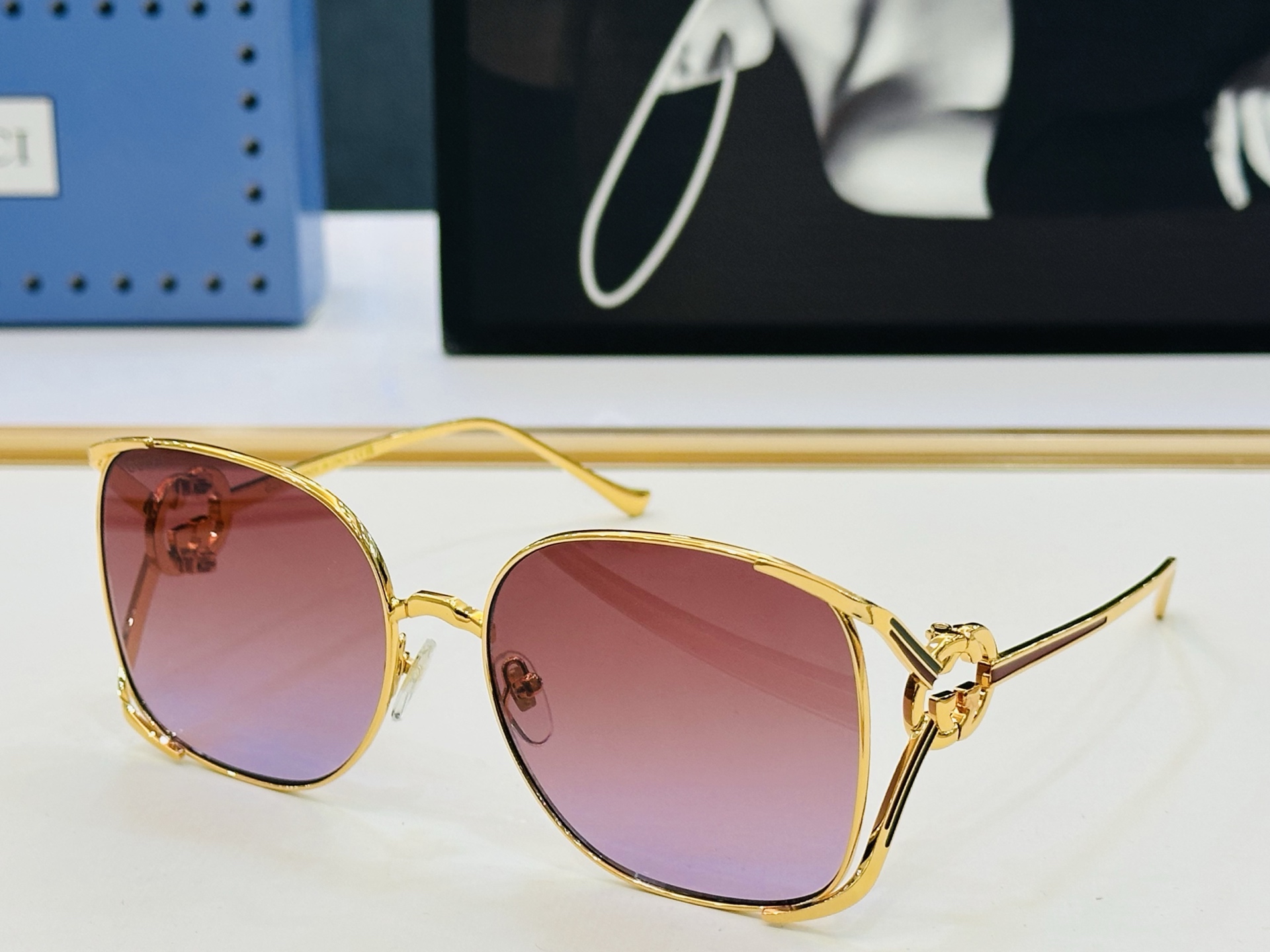 GUCC* 古家 GG1669 🐝🐝系列 Size：60口18-132 🍁🍁K 超绝品质 太阳镜 。