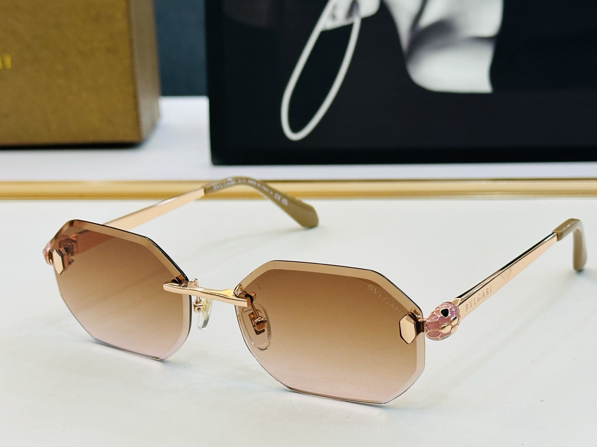 🆕款 官网同售 宝格家 BV40105 👍 Size ：57口16-140 绝对要买😎品质非常完美 C出