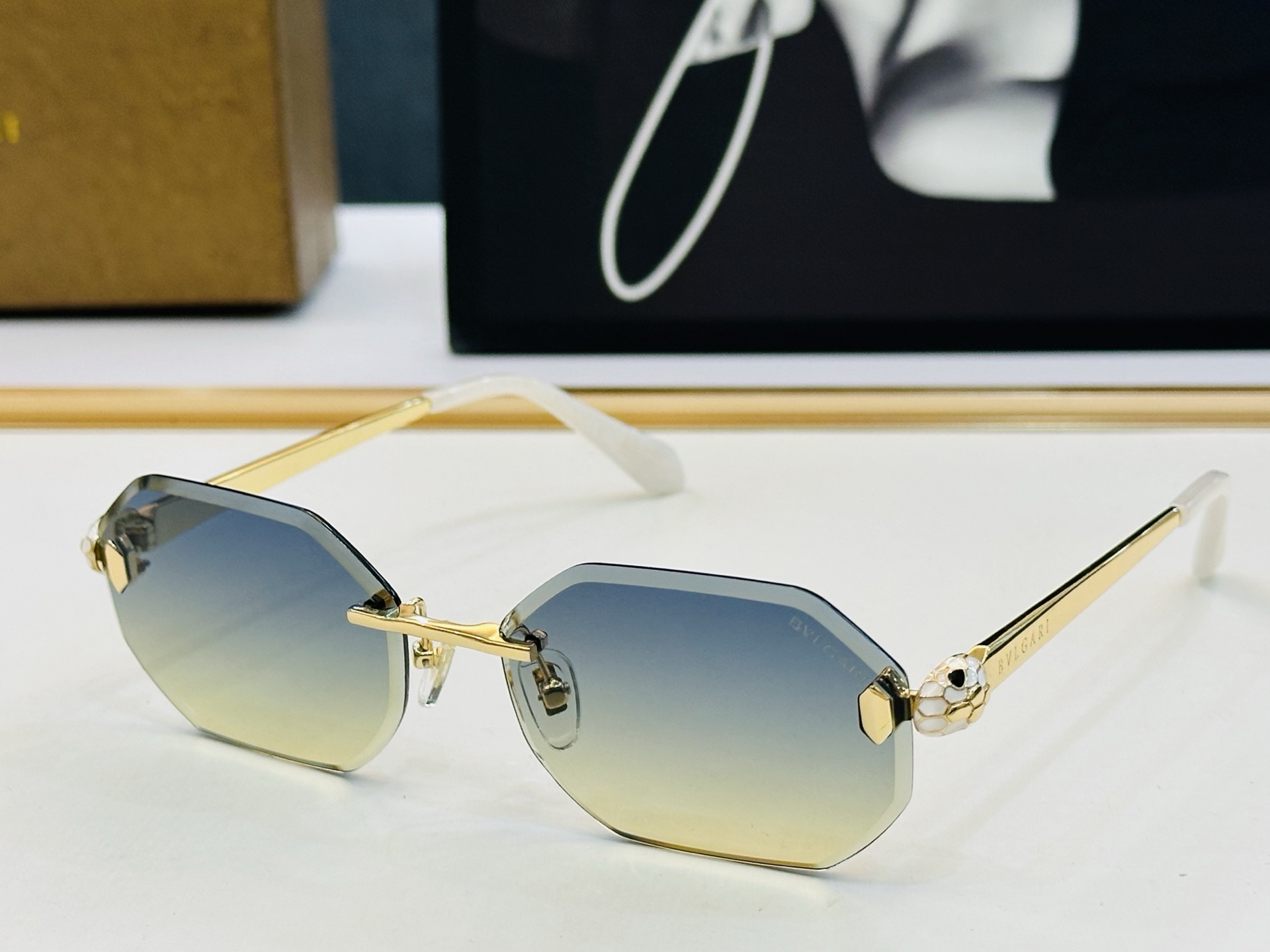 🆕款 官网同售 宝格家 BV40105 👍 Size ：57口16-140 绝对要买😎品质非常完美 C出