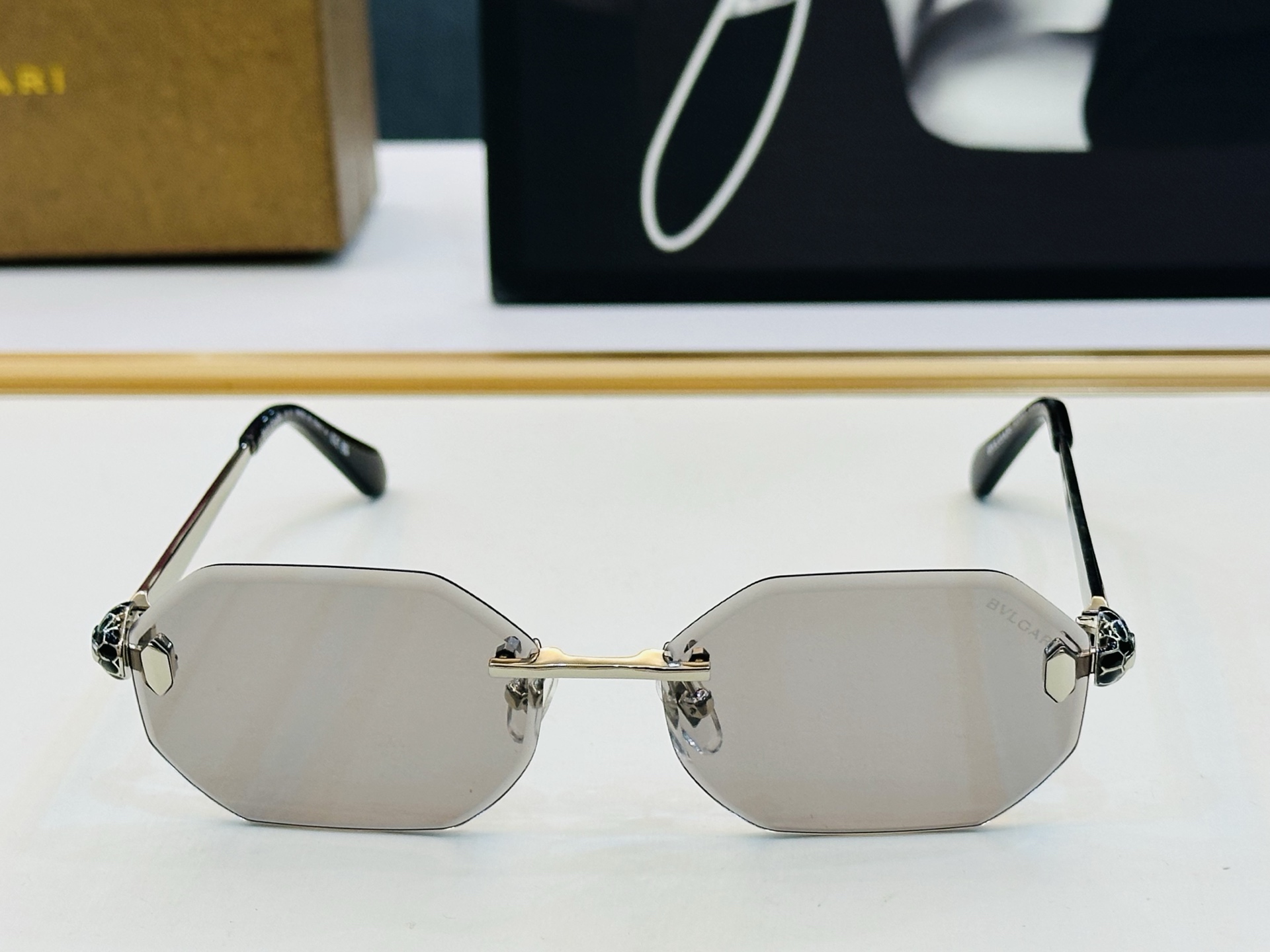 🆕款 官网同售 宝格家 BV40105 👍 Size ：57口16-140 绝对要买😎品质非常完美 C出