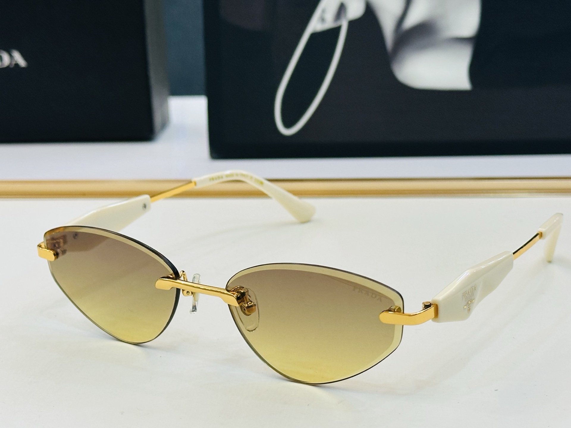 🔺PRAD*🔻普家 PR212VS Size：58口18-145 眼镜系列堪称精湛制作 彰显独特个性 J