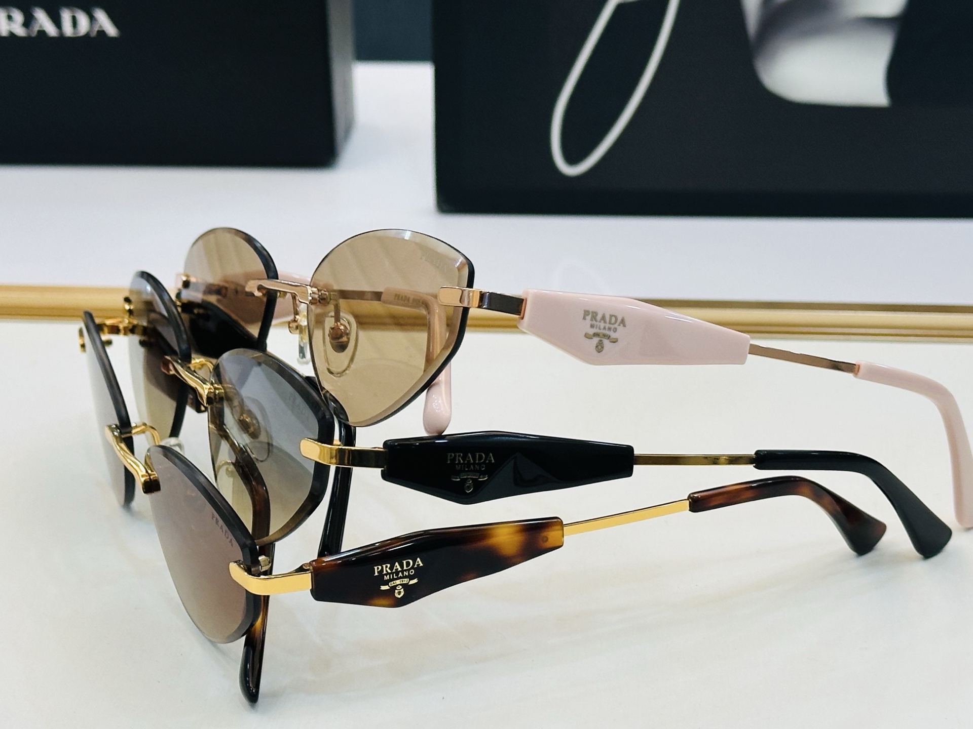 🔺PRAD*🔻普家 PR212VS Size：58口18-145 眼镜系列堪称精湛制作 彰显独特个性 J