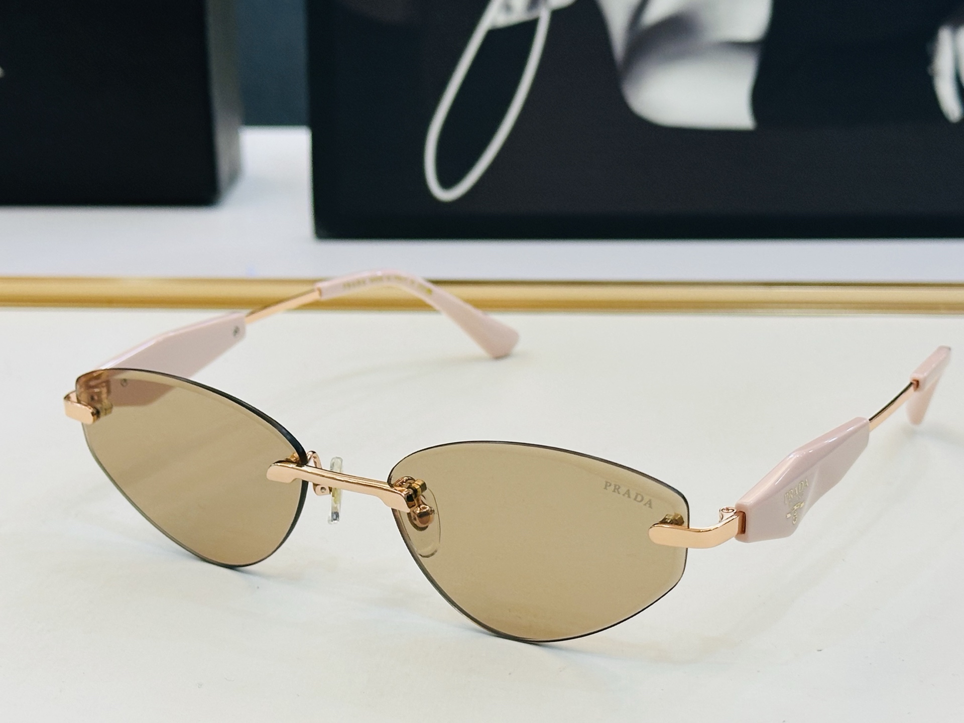 🔺PRAD*🔻普家 PR212VS Size：58口18-145 眼镜系列堪称精湛制作 彰显独特个性 J