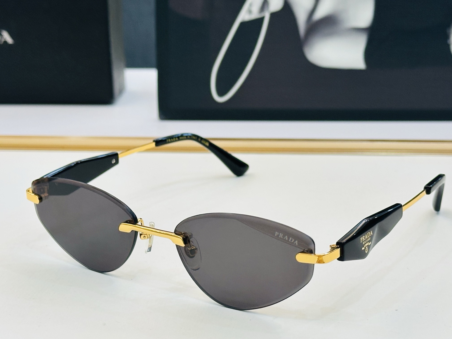 🔺PRAD*🔻普家 PR212VS Size：58口18-145 眼镜系列堪称精湛制作 彰显独特个性 J