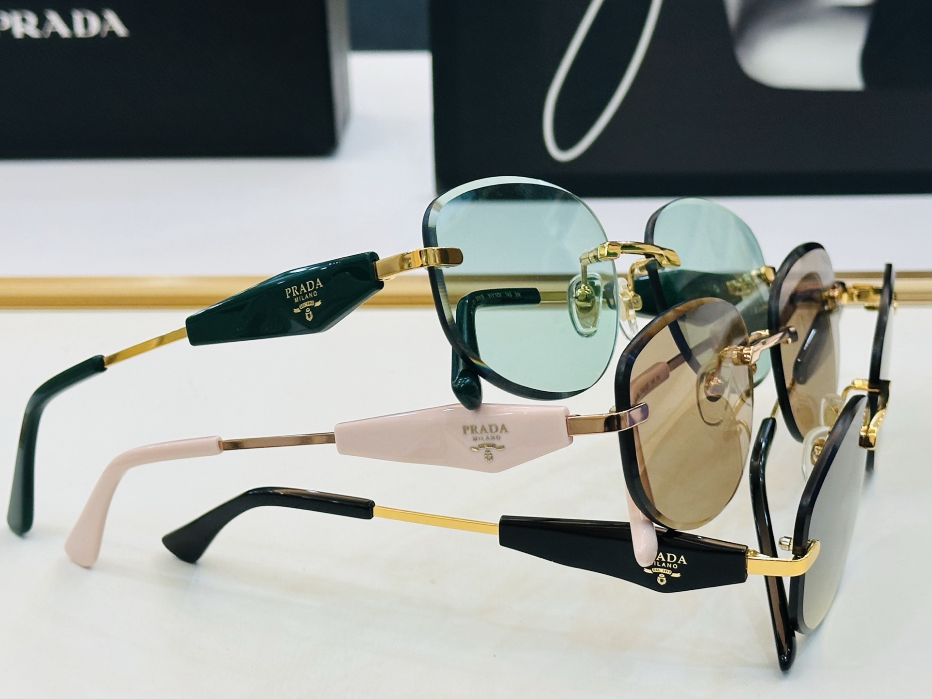 🔺PRAD*🔻普家 PR211VS Size：58口18-145 眼镜系列堪称精湛制作 彰显独特个性 J