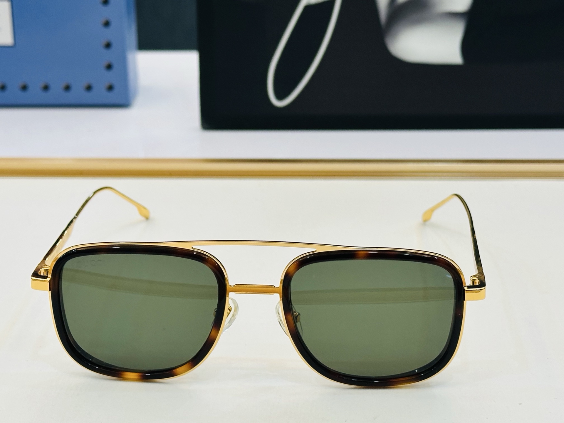 GUCC* 古家 GG1647 🐝🐝系列 Size：52口21-140 🍁🍁 J超绝品质太阳镜 。