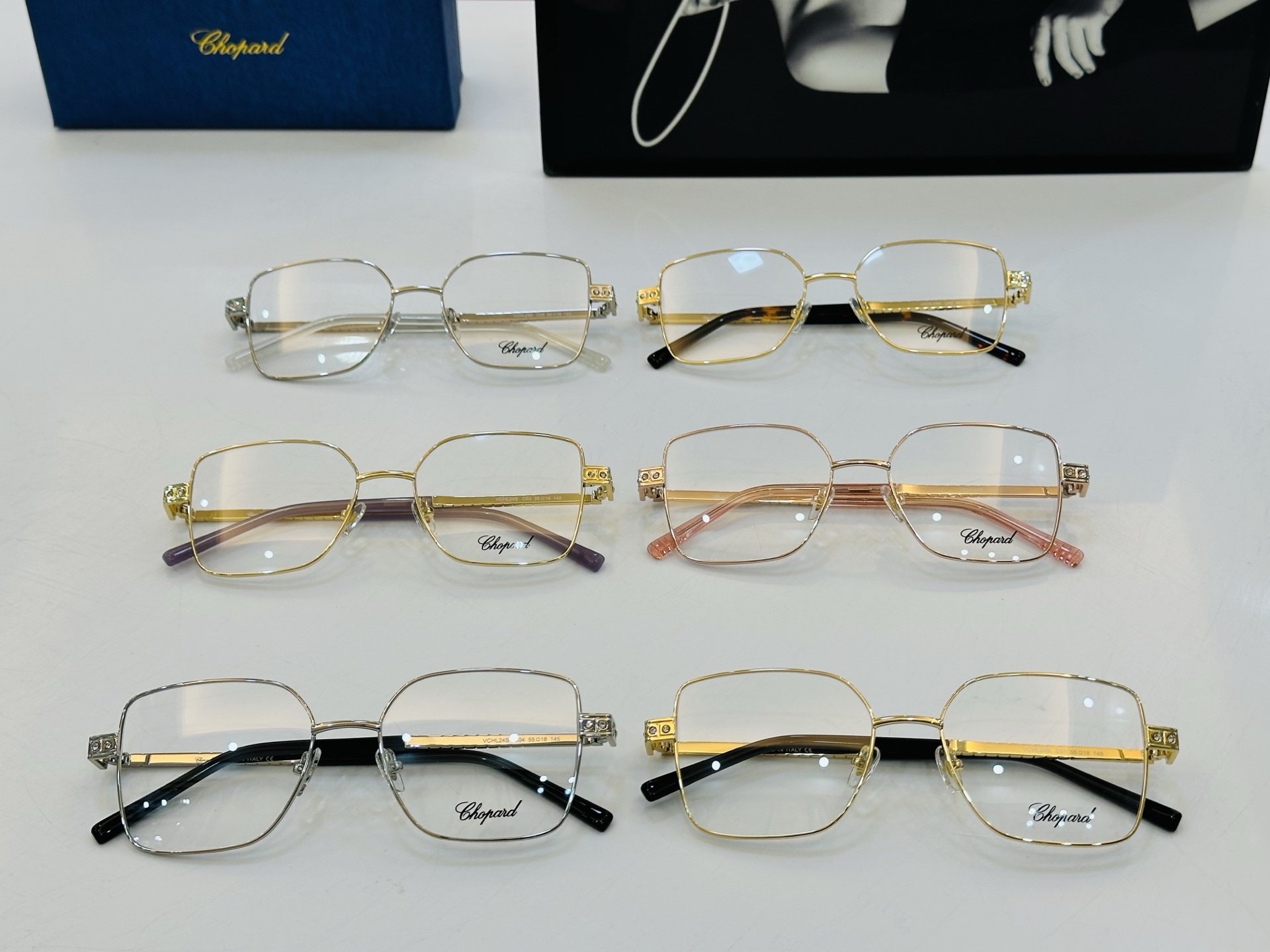 原版 ChoPard肖邦 MODEL: VCHL24S Size：55口18-145 以现代时尚的设计风