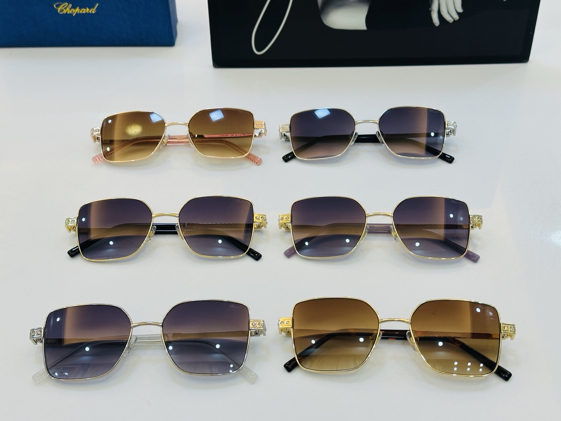 原版 ChoPard肖邦 MODEL: VCHL24S Size：55口18-145 以现代时尚的设计风