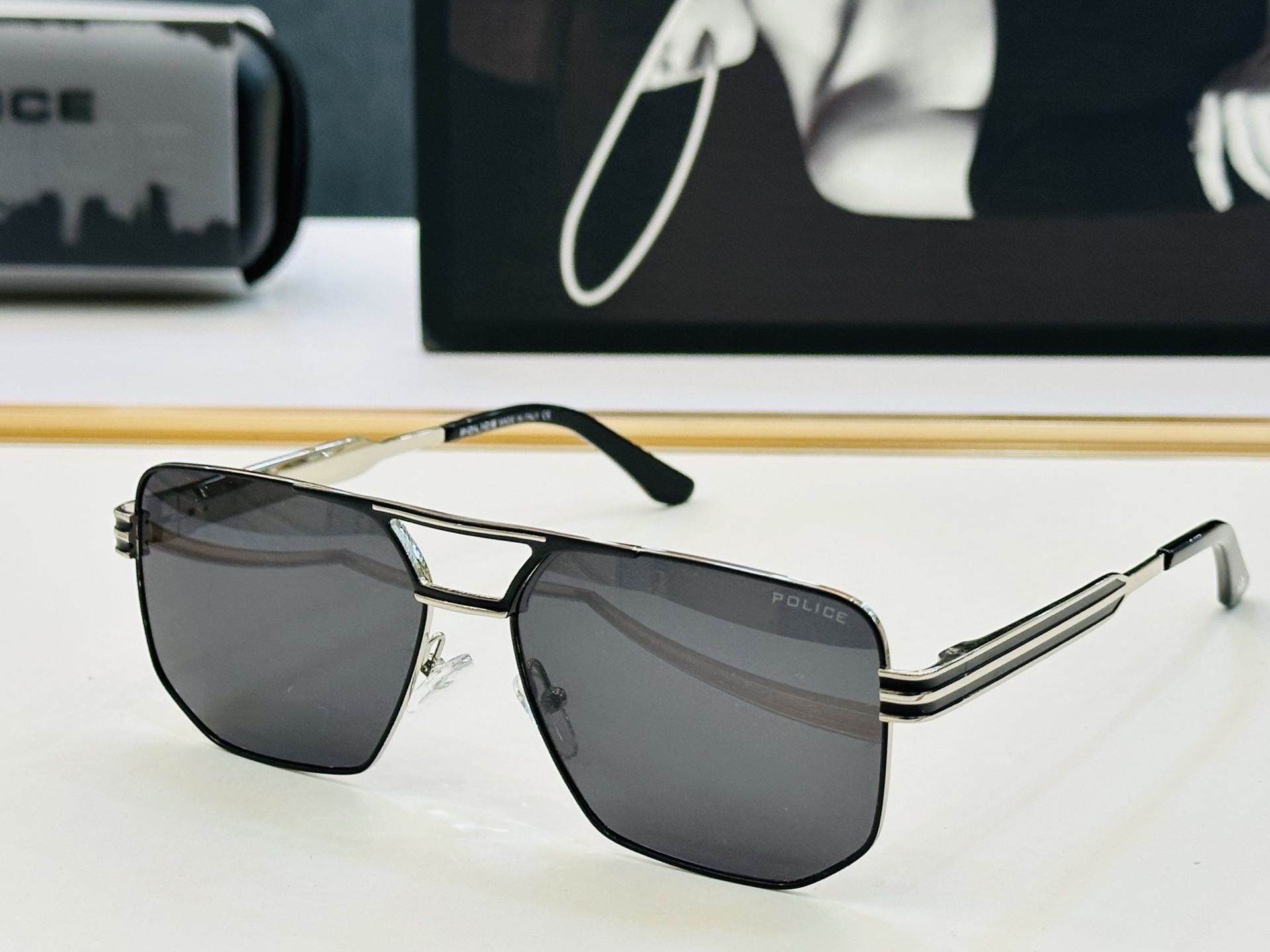 🆕警察 POLICE SPL101 最新款 Size：57口16-145 💫💫时尚舒适 💍yue超轻