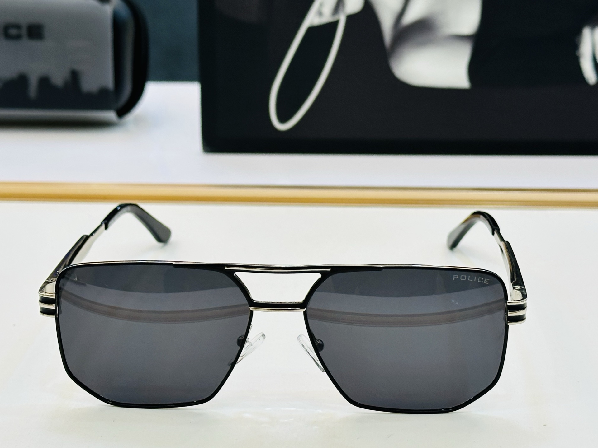 🆕警察 POLICE SPL101 最新款 Size：57口16-145 💫💫时尚舒适 💍yue超轻
