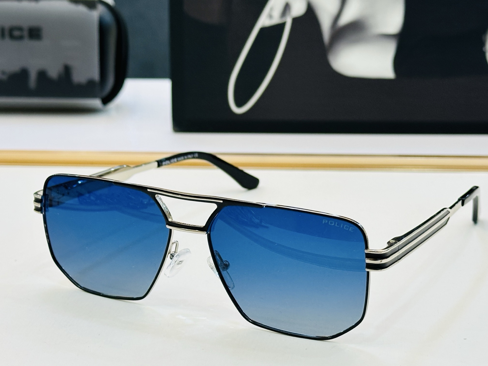 🆕警察 POLICE SPL101 最新款 Size：57口16-145 💫💫时尚舒适 💍yue超轻