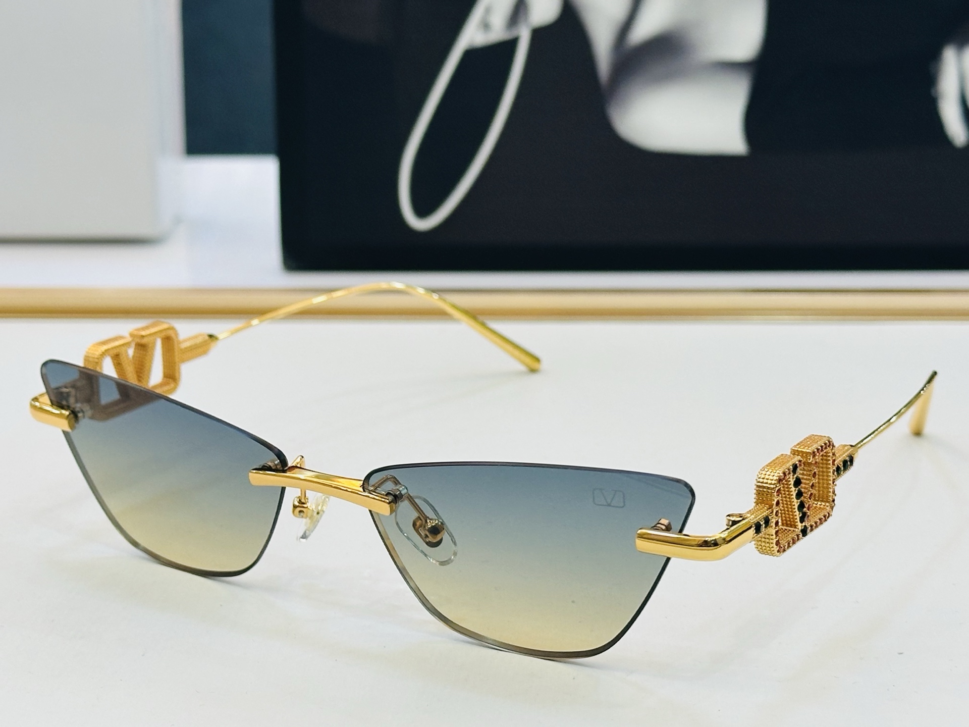 新款VALENYIN* 华伦天奴 VLS1742 Size：60口17-145 🔝🔝采用时下最流行片色😍