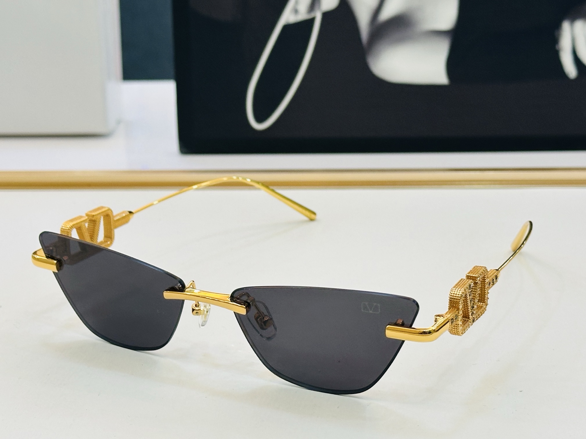 新款VALENYIN* 华伦天奴 VLS1742 Size：60口17-145 🔝🔝采用时下最流行片色😍