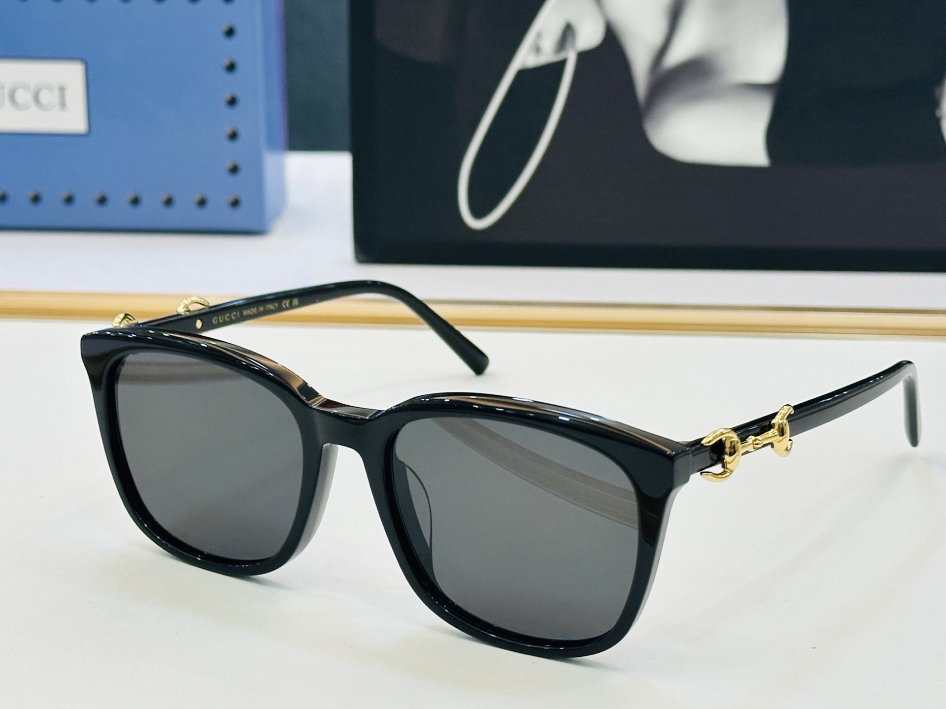 GUCC* 古家 GG2057SK 🐝🐝系列 Size：56口19-145 🍁🍁 FD超绝品质太阳镜 。