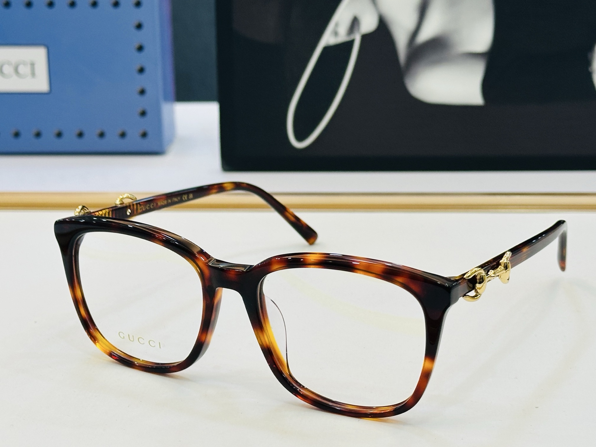 GUCC* 古家 GG2057SK 🐝🐝系列 Size：56口19-145 🍁🍁 FD超绝品质太阳镜 。