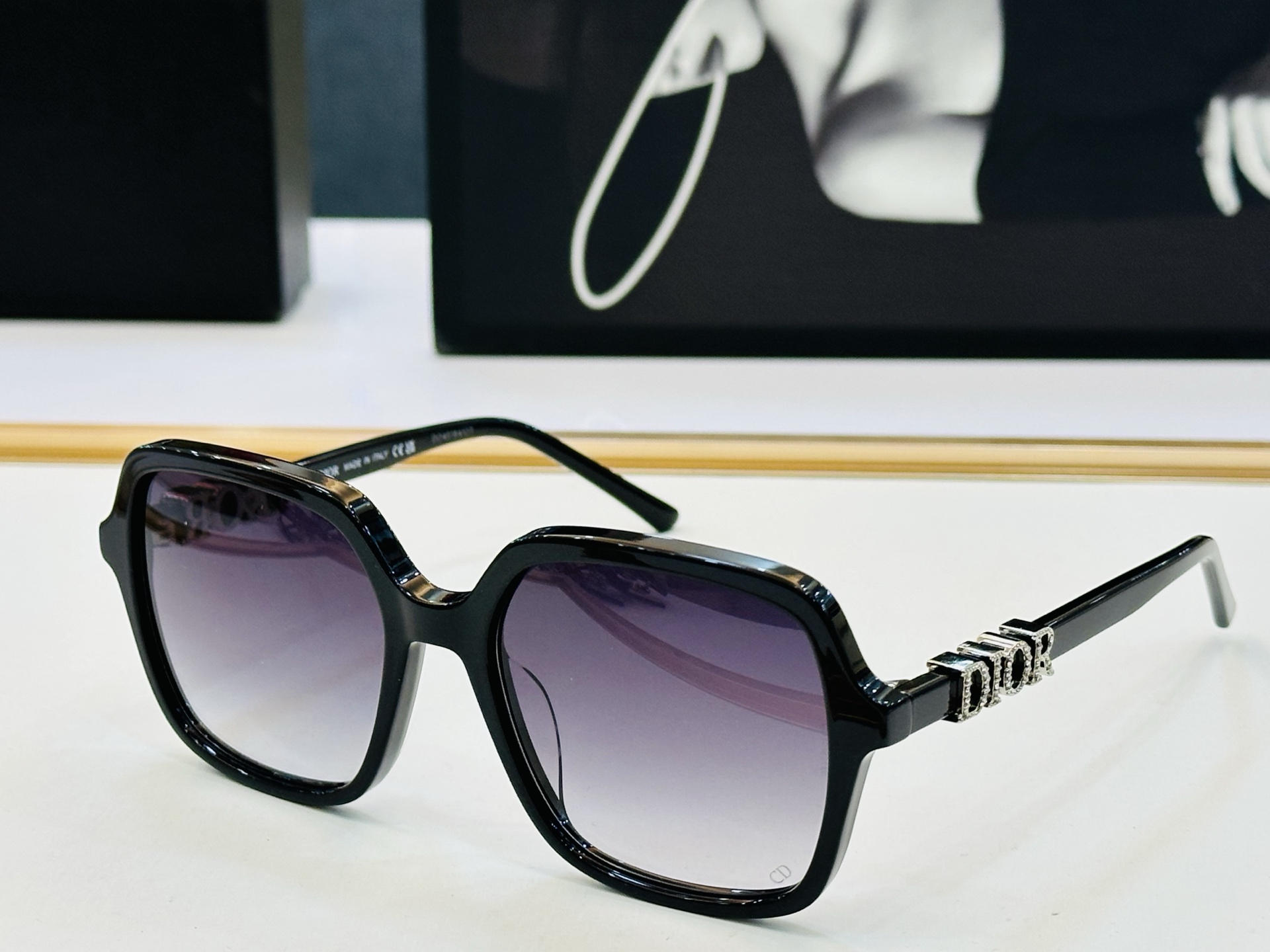 🔻🔻🔻DIO* 迪家 S1I Size：55口18-145 春夏款墨镜 😎🔆 F 搭配镜腿精致 质量上佳