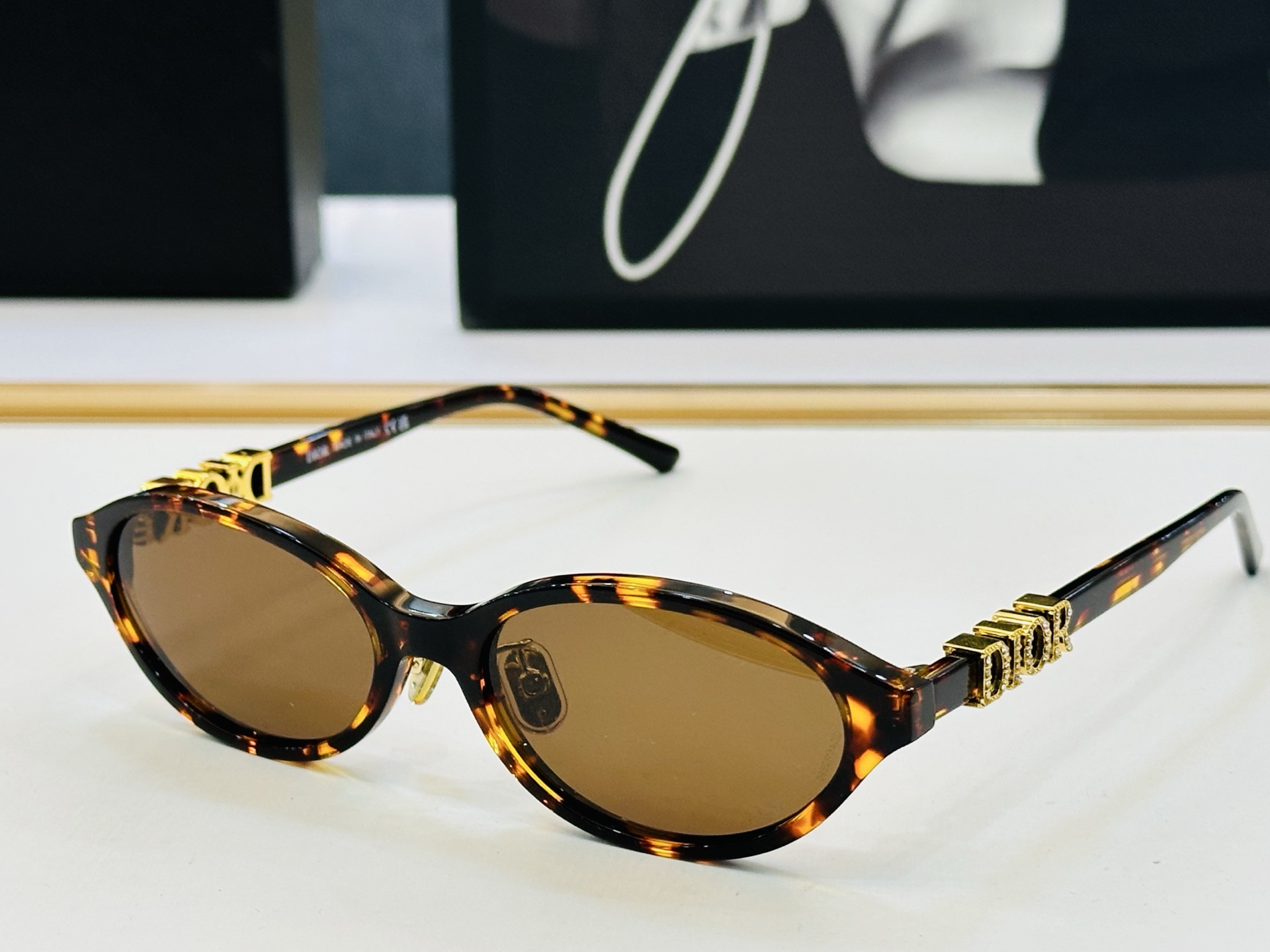 🔻🔻🔻DIO* 迪家 S1I Size：53口17-145 春夏款墨镜 😎🔆 F 搭配镜腿精致 质量上佳