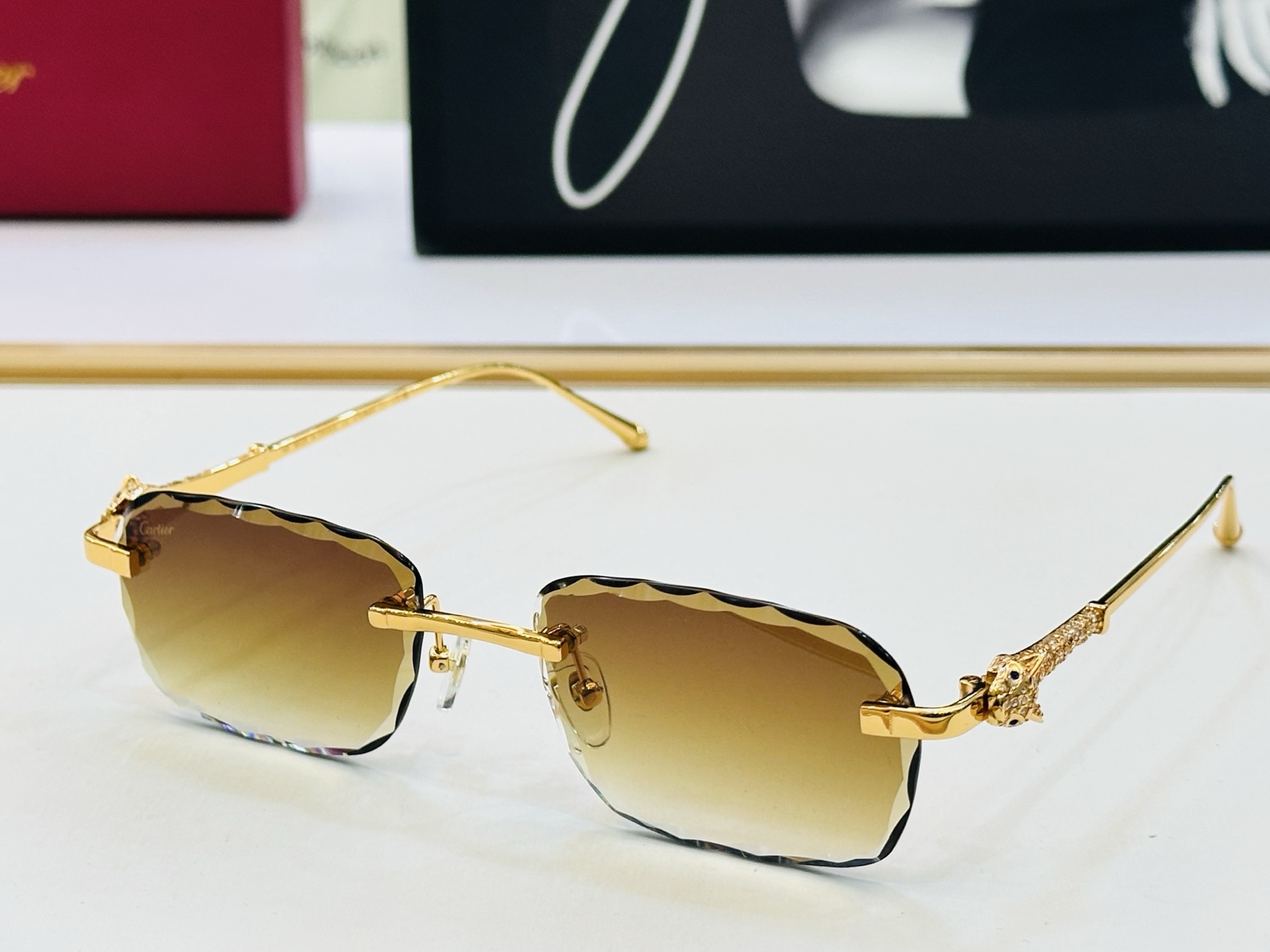 Cartie* 卡家 CT01842 太阳镜 Size：56口18-145 工艺精湛气质十足！bm男女同
