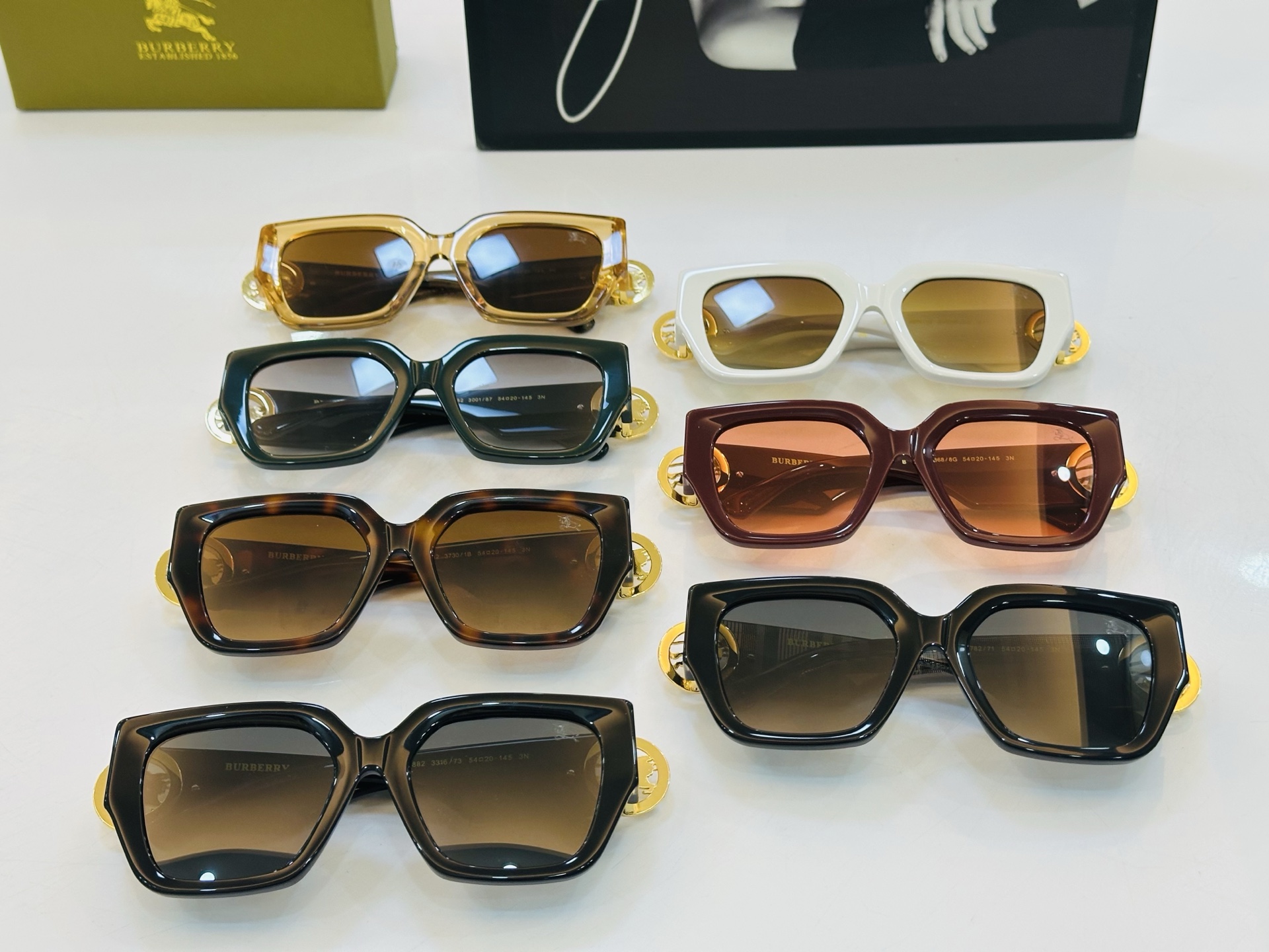 高品质✨BURBERR*✨ 巴家 B5882 Size：54口20-145 女款太阳眼镜[得意]🌲🌲 b