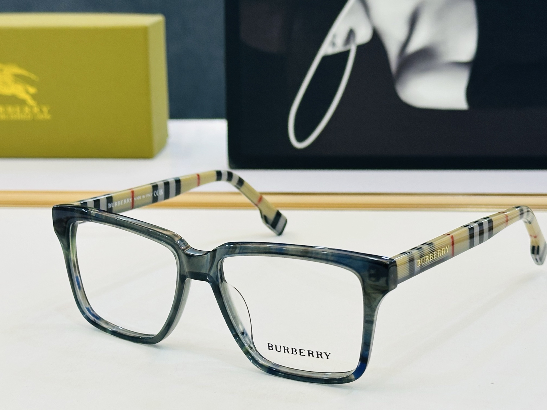 新款 BURBERR*🔻巴家 BE2476 百搭镜架Size：52口19-145 高品质 到货 🌲🌲🌲Z