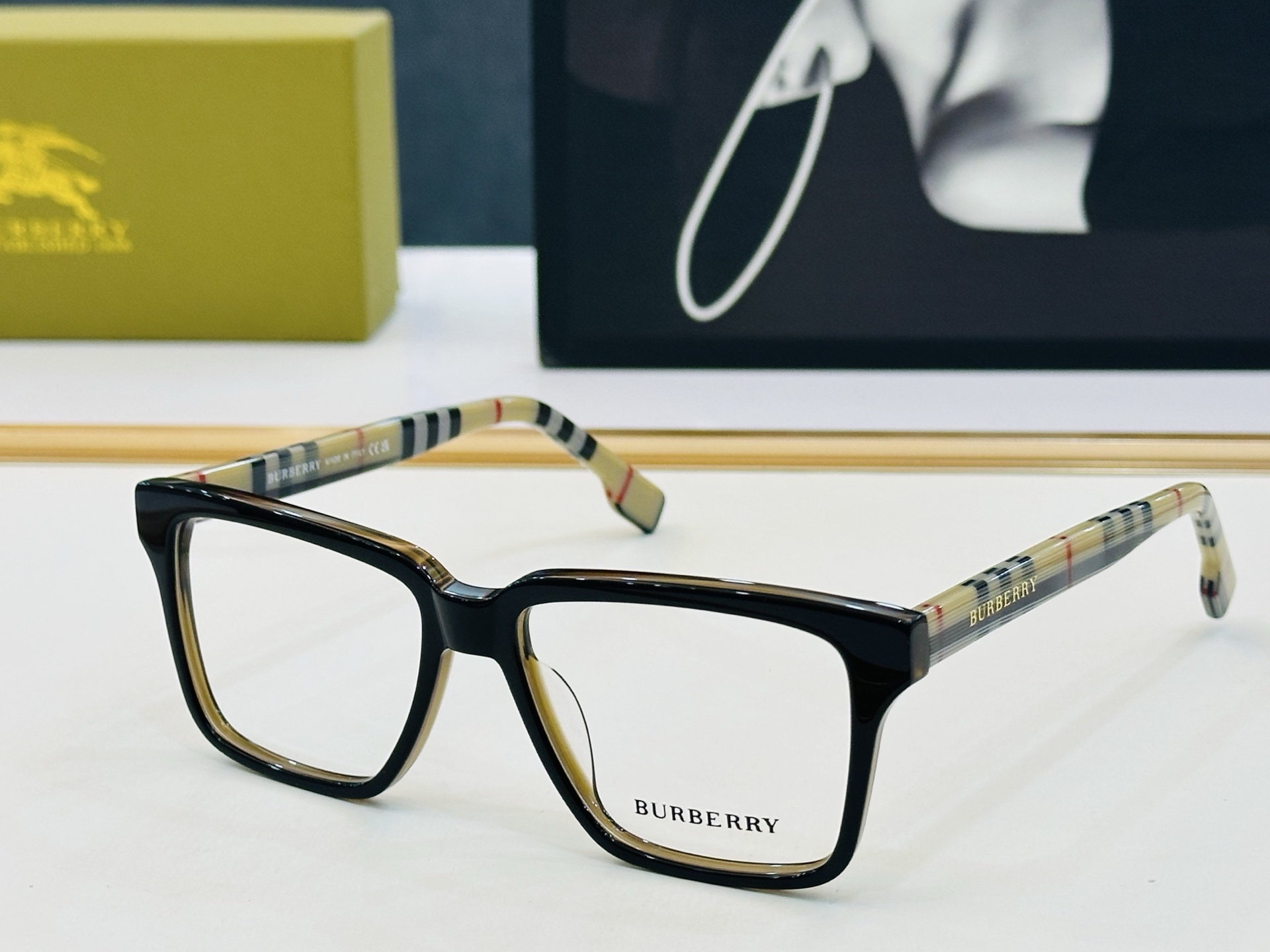 新款 BURBERR*🔻巴家 BE2476 百搭镜架Size：52口19-145 高品质 到货 🌲🌲🌲Z