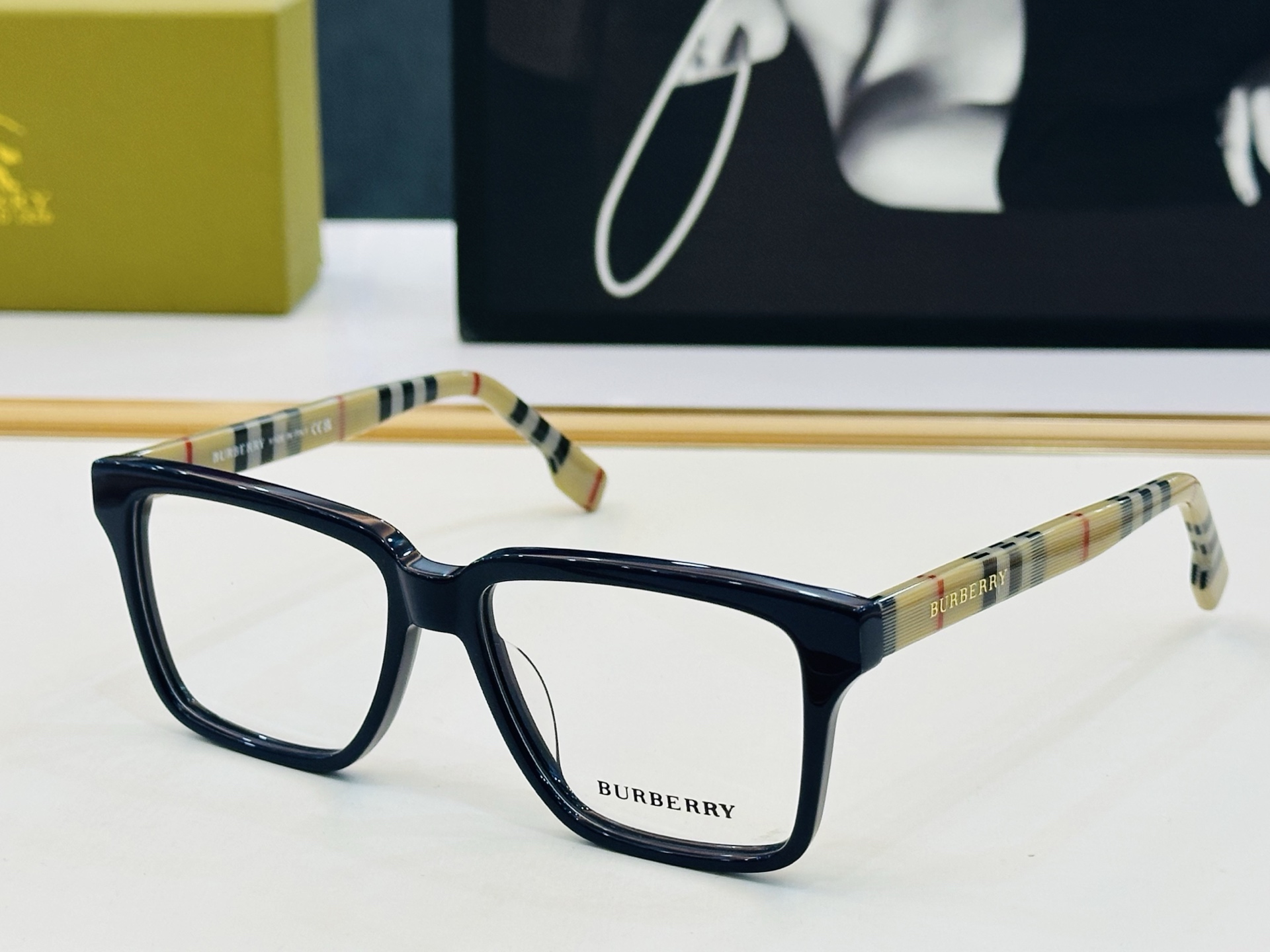 新款 BURBERR*🔻巴家 BE2476 百搭镜架Size：52口19-145 高品质 到货 🌲🌲🌲Z