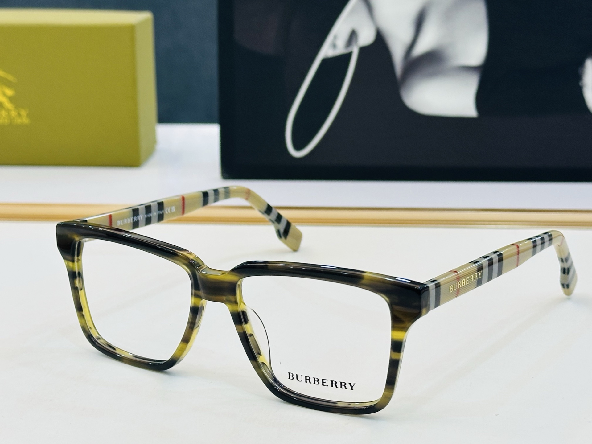 新款 BURBERR*🔻巴家 BE2476 百搭镜架Size：52口19-145 高品质 到货 🌲🌲🌲Z