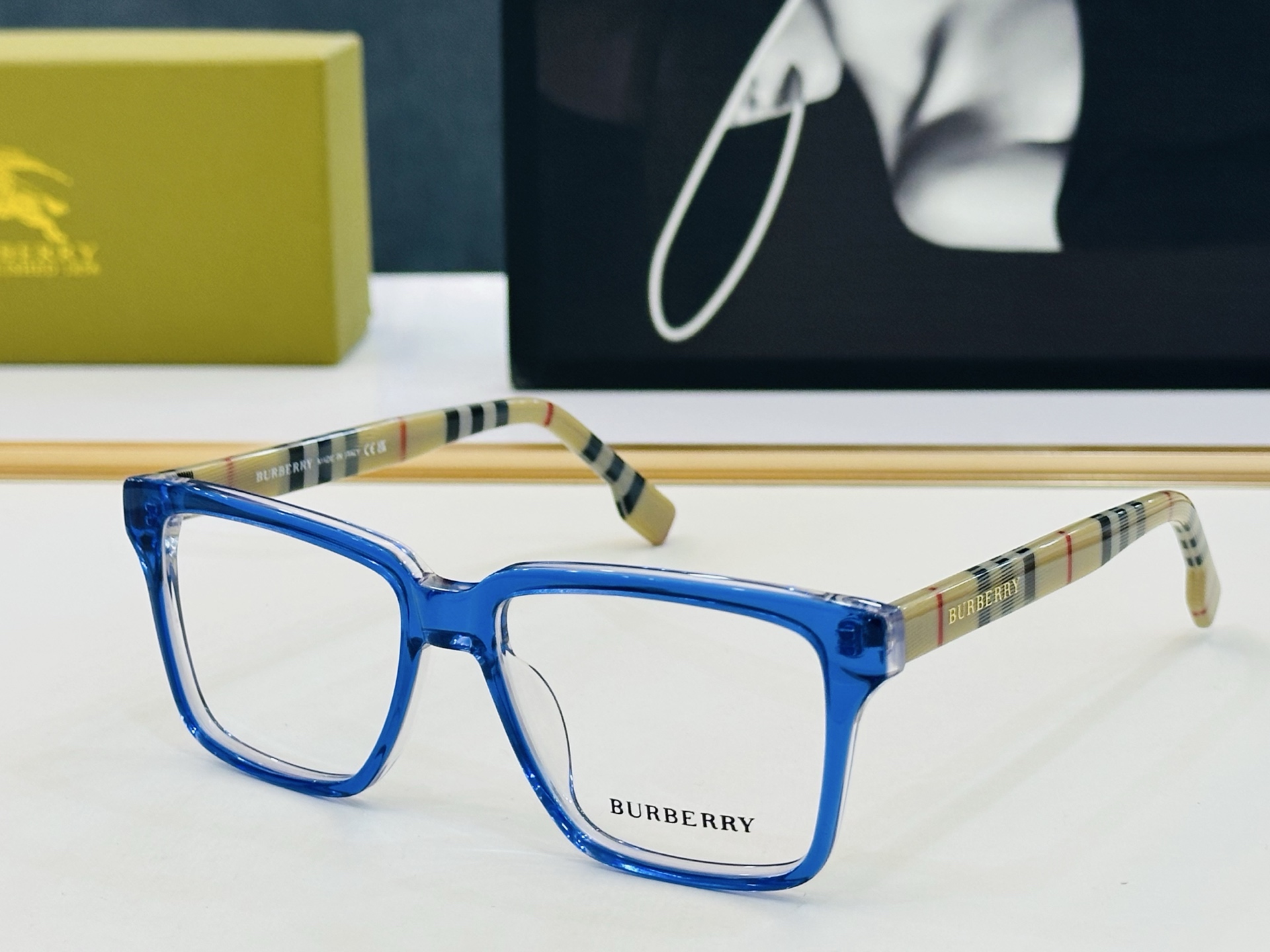 新款 BURBERR*🔻巴家 BE2476 百搭镜架Size：52口19-145 高品质 到货 🌲🌲🌲Z