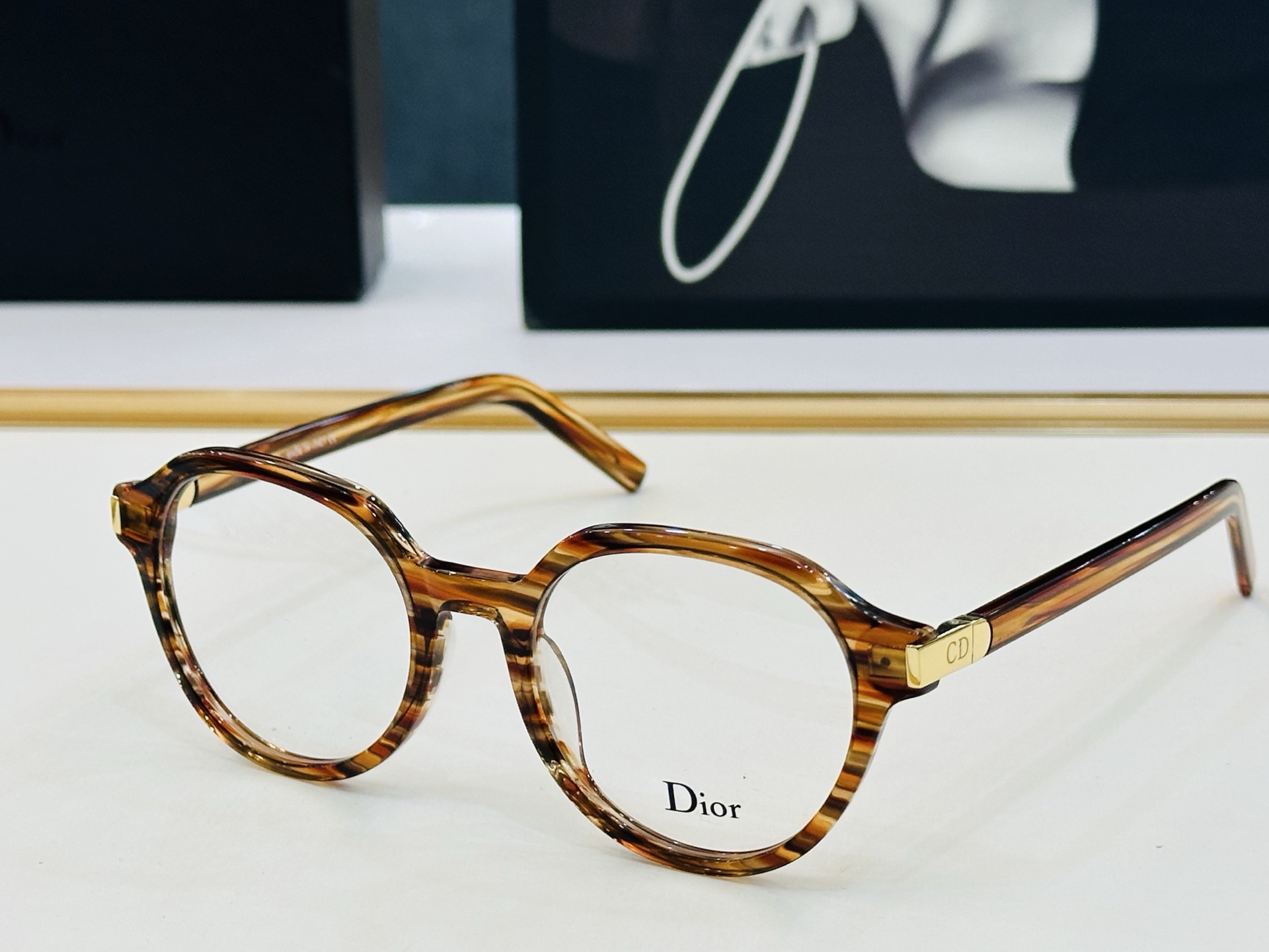 推荐 Dio* 迪家 R12 Size：51口20-145 时尚达人超爱💞 L时尚百搭 配光架